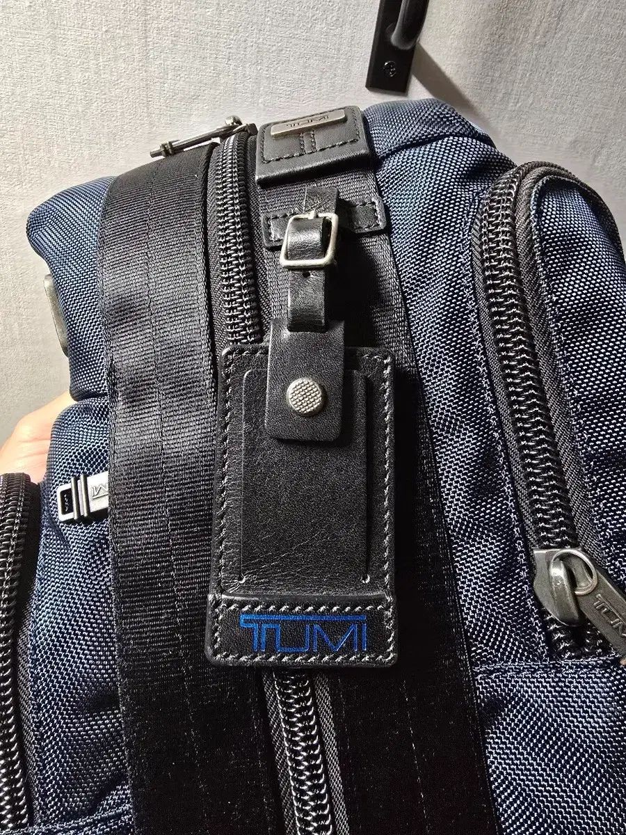 TUMI Alpha Bravo Ring Bag Navy Limited Model