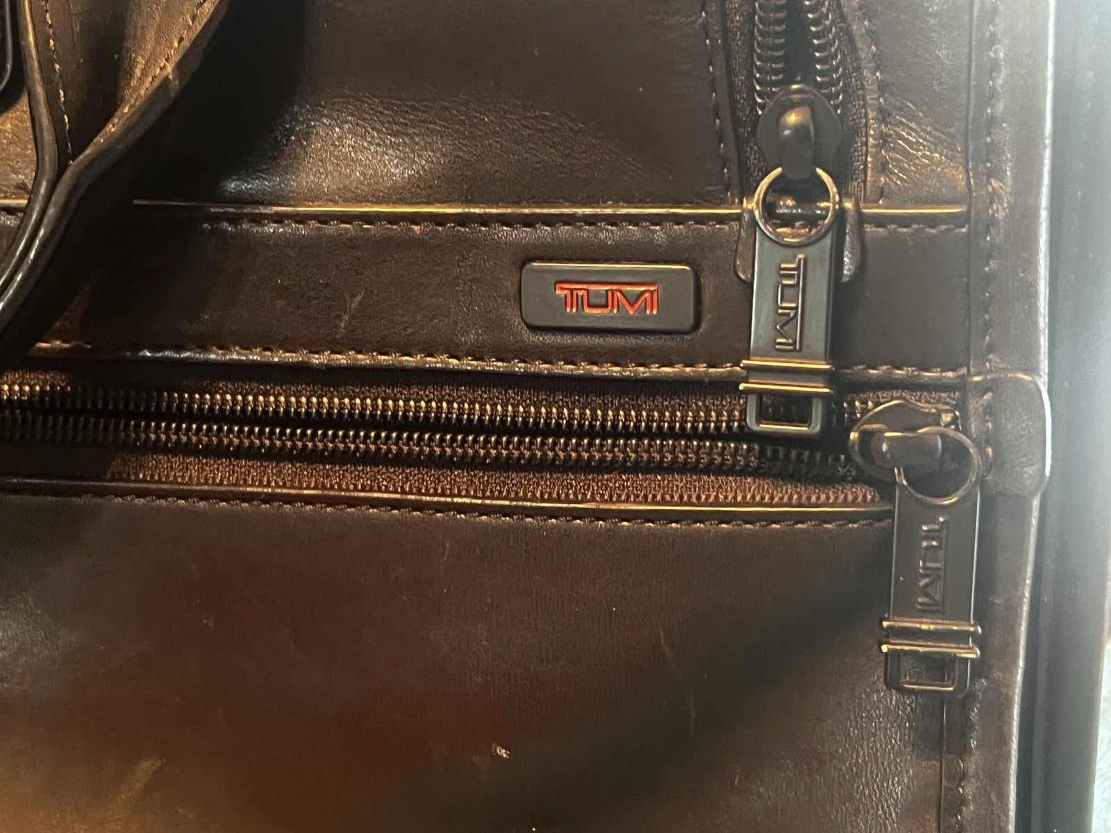 TUMI Alpha 3 Expandable Organizer Beautiful Leather Laptop Briefcase