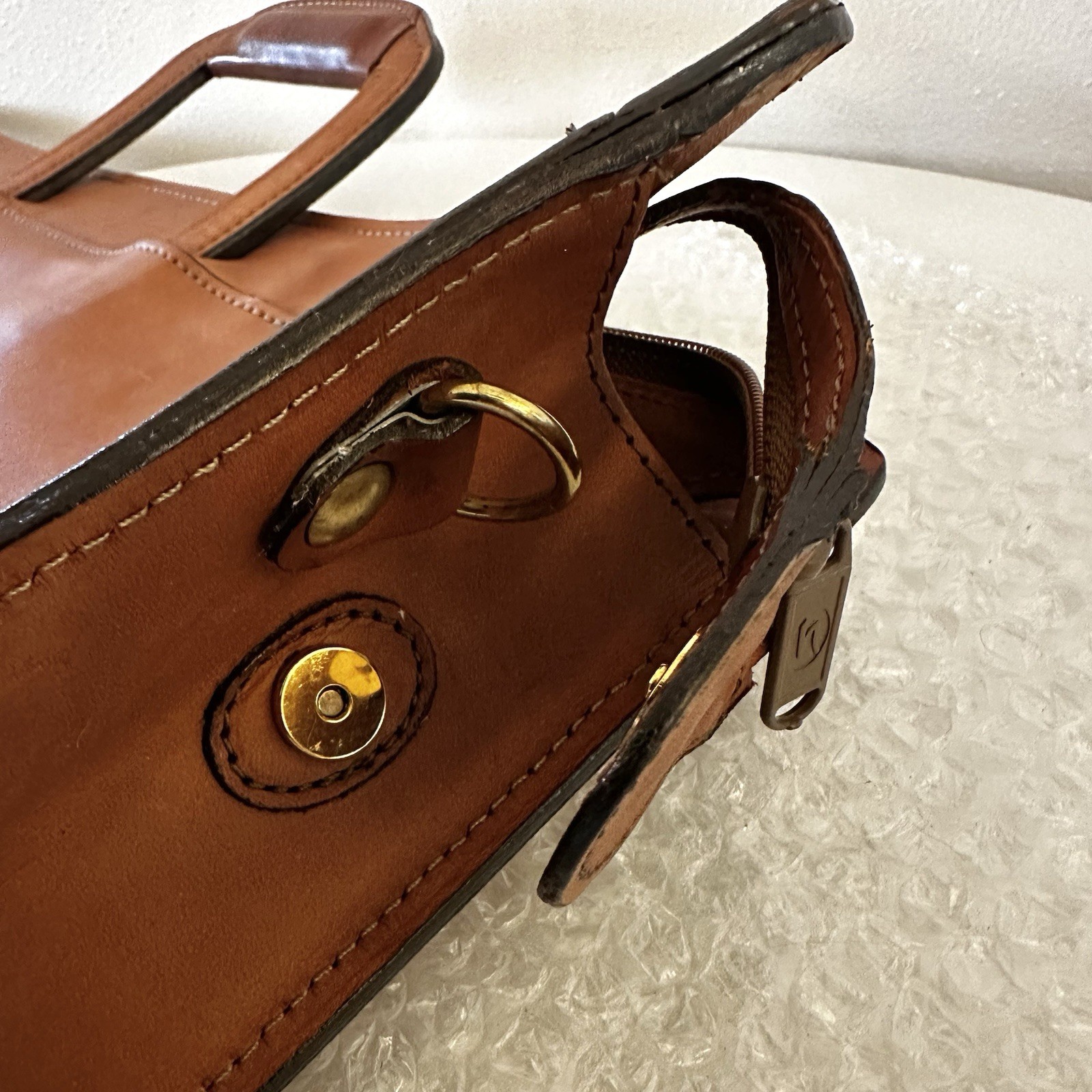 HARTMANN LEATHER ATTACHE PORTFOLIO BRIEFCASE Belting (Tan) Retractable Handles
