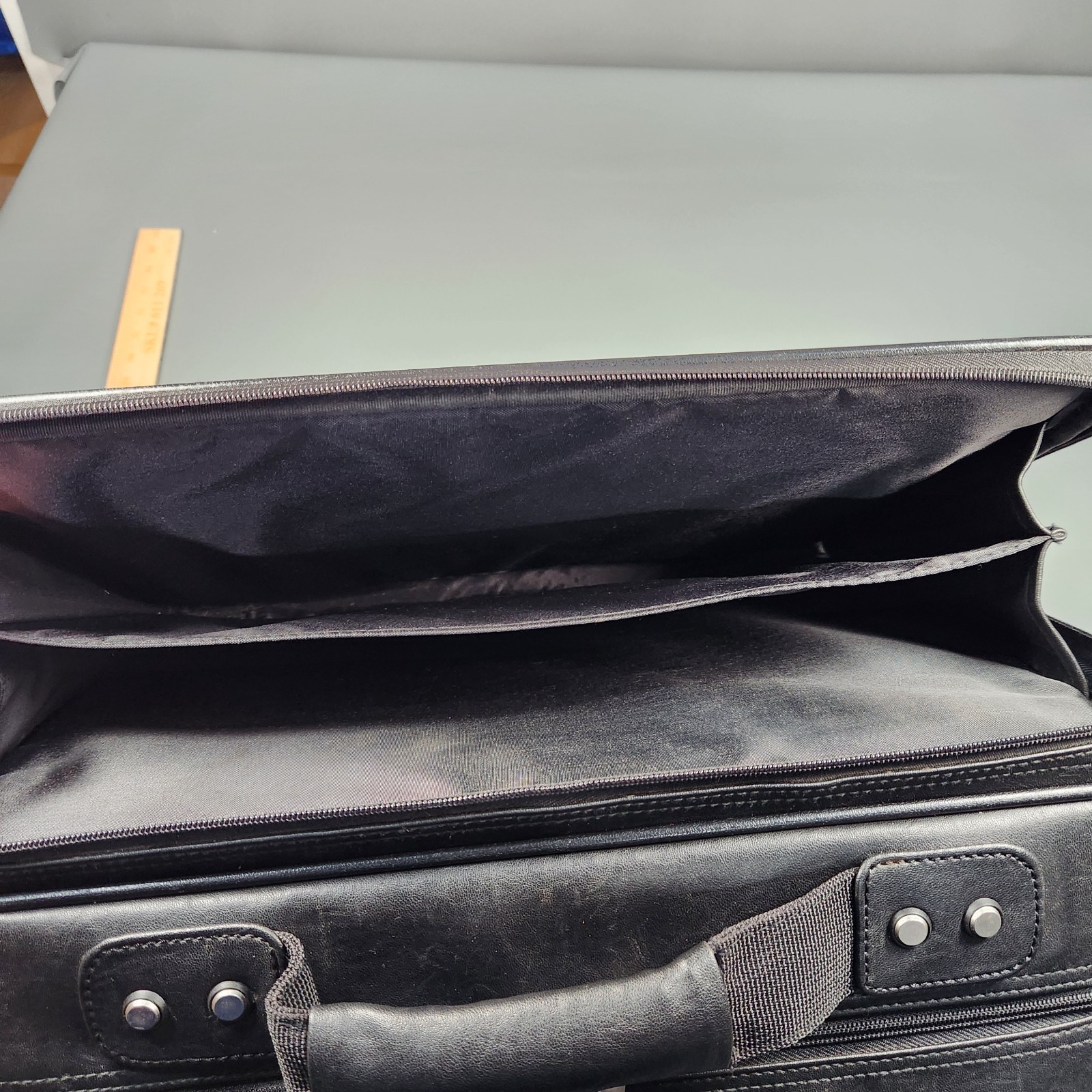 Samsonite Classic Computer Case Black Leather Dual Laptop Bag 15.5″ w/strap