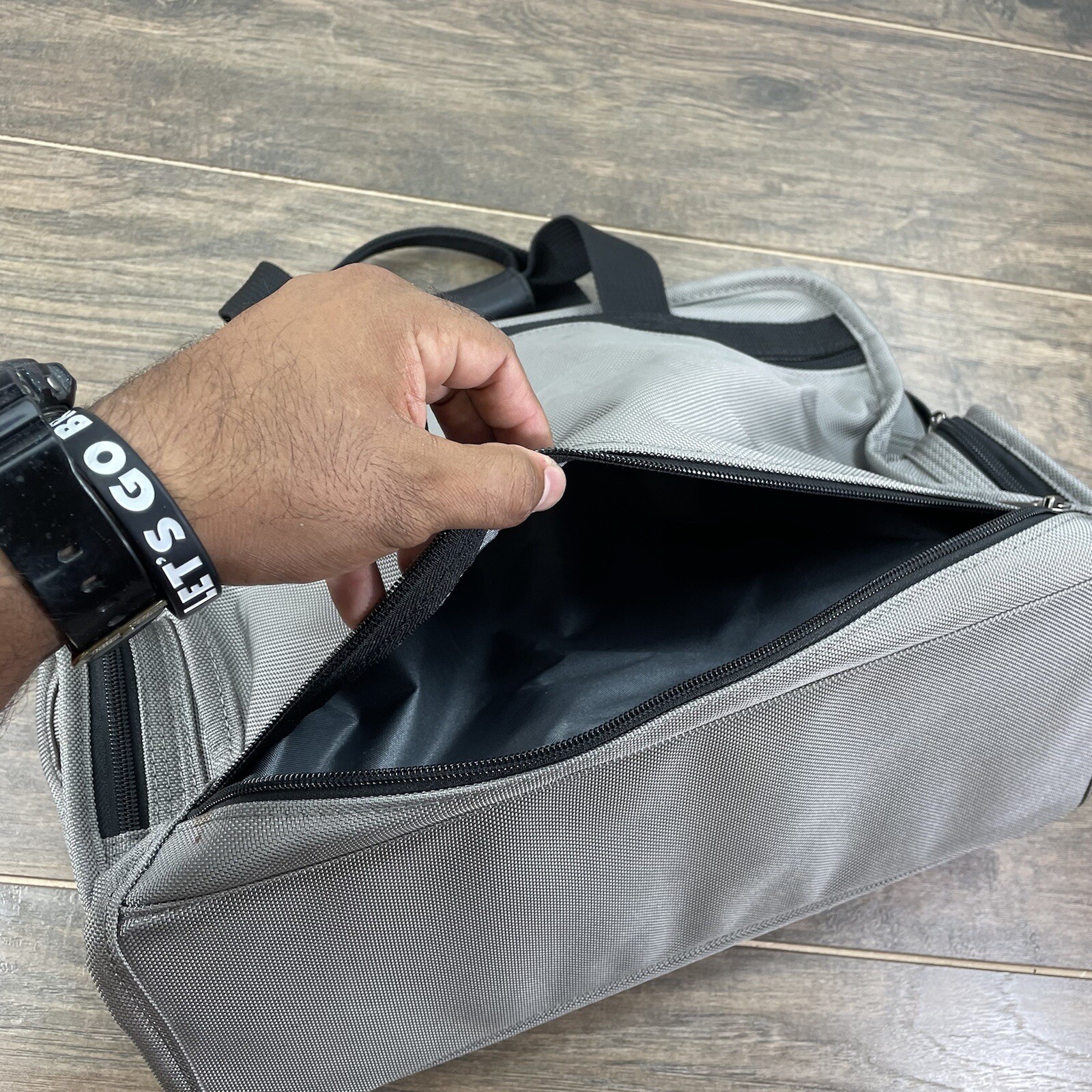 Victorinox Gray Canvas Messenger Briefcase Shoulder Bag- Missing Strap