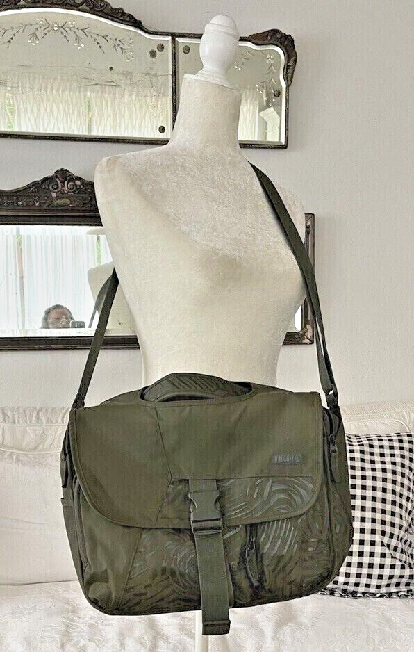 EUC Volcom Stone Dark Olive Army-Green Computer Messenger Bag 12×14