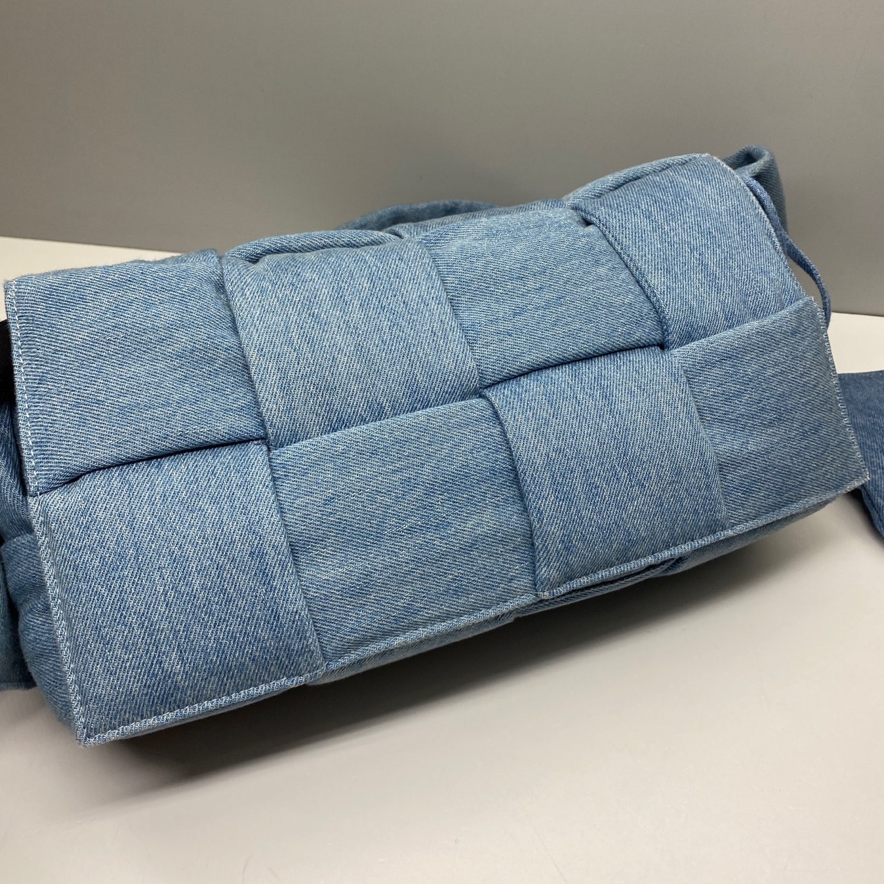 Bottega Veneta Pre-Owned Authentic Denim Boston Bag 30x15x7.5cm