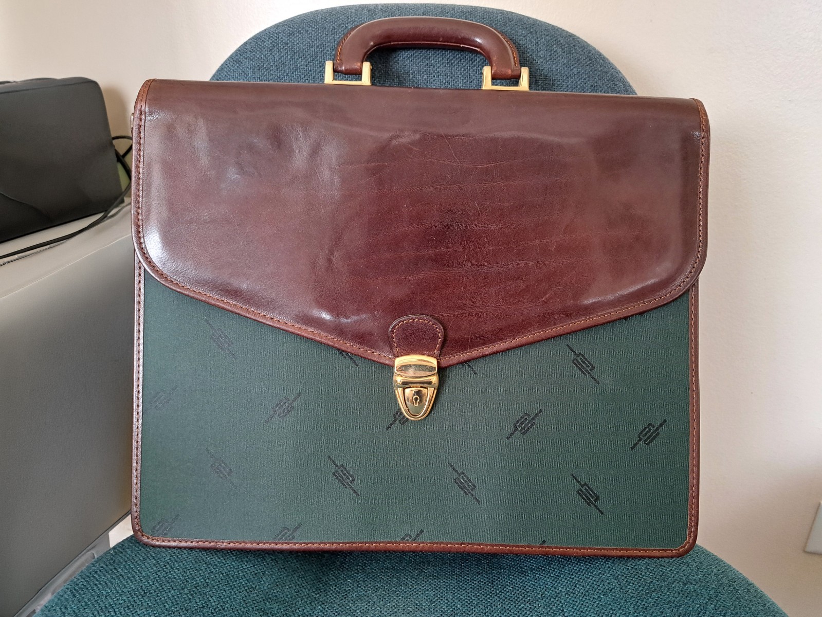 ALESSANDRO VENANZI Attache Briefcase, 15.5″ x 12.5″ Italy Genuine Leather
