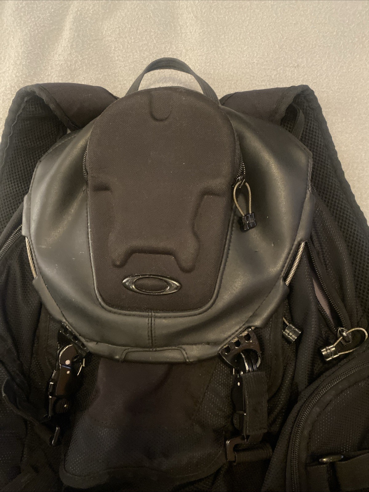 Oakley Tactical Field Gear Kitchen Sink Backpack Stealth Black damaged