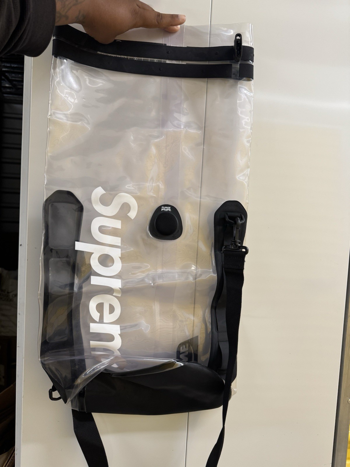 Supreme SealLine Discovery Shoulder Beach Dry Bag 20L Waterproof SS19 Clear