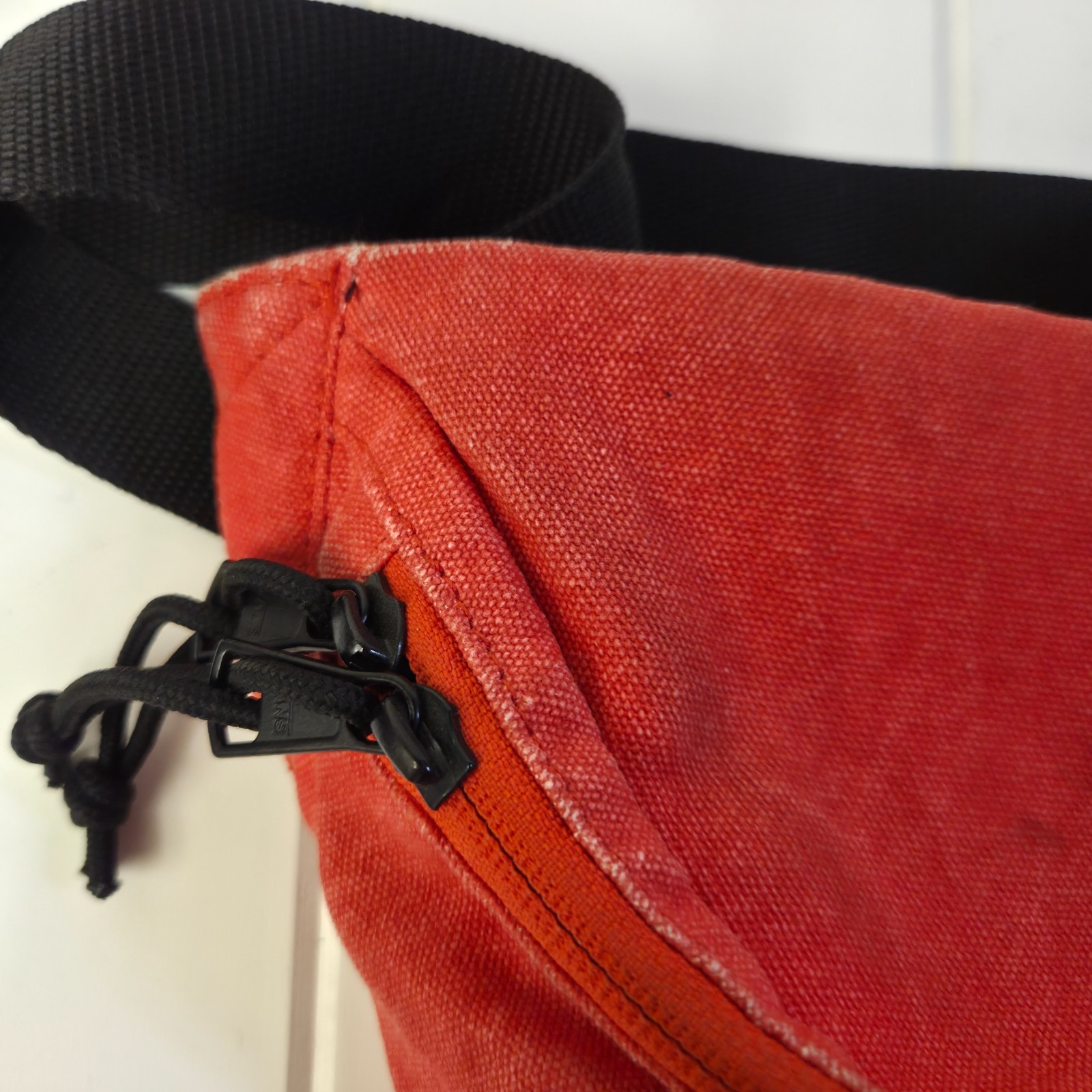 Vans “Off the Wall” Graphic Fanny Pack with Adjustable Black Strap