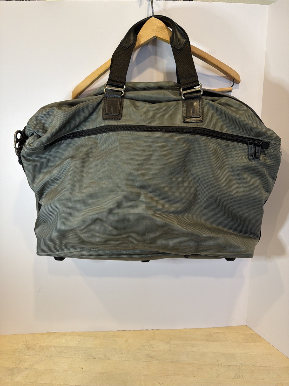 Tumi Alpha Bravo Kessler Large Duffle Bag color Gray Ballistic Nylon – No Strap