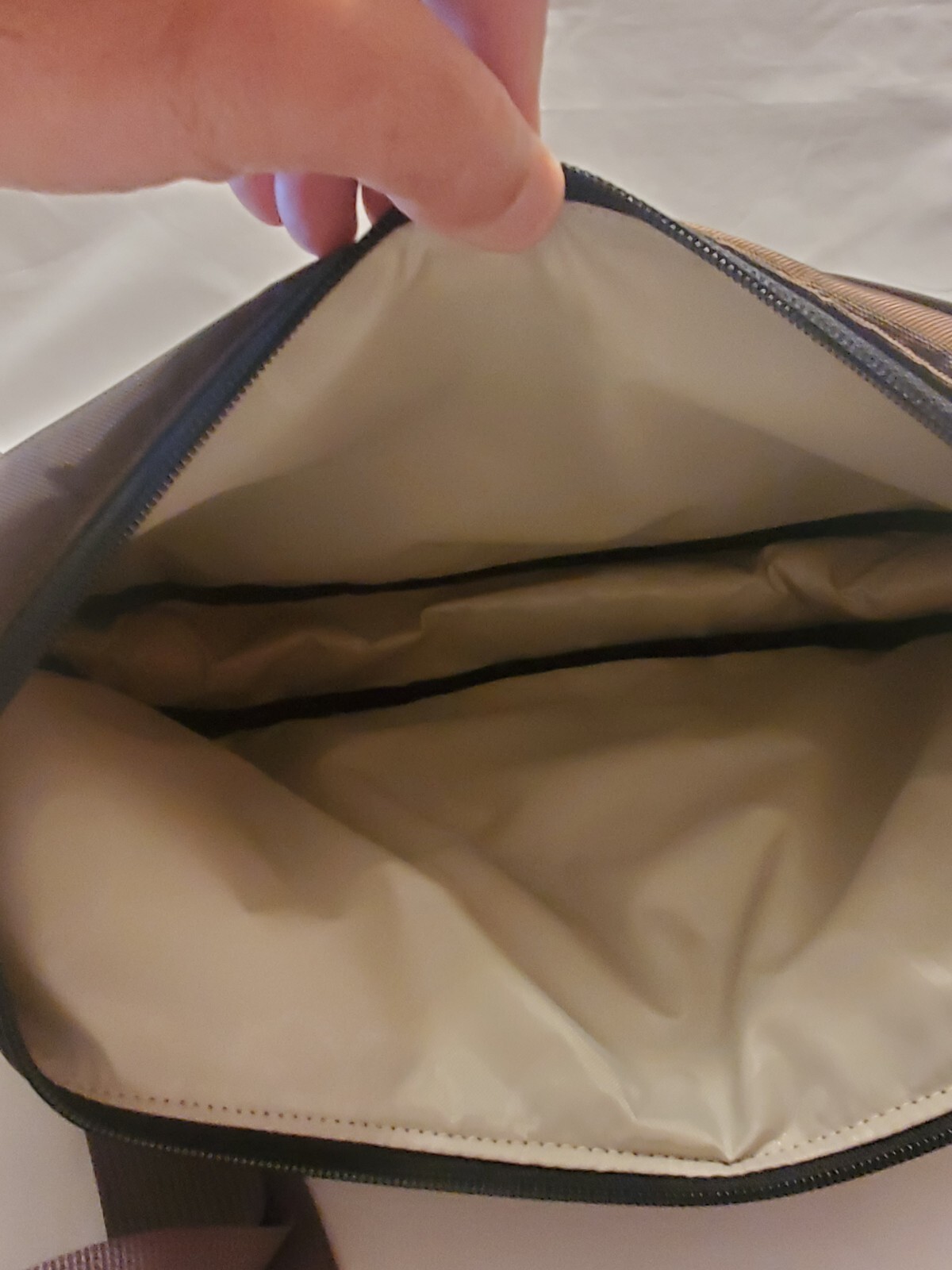 Gregory Messenger Style Courier Bag 15″ X 10″ Shoulder Strap Water Resistant