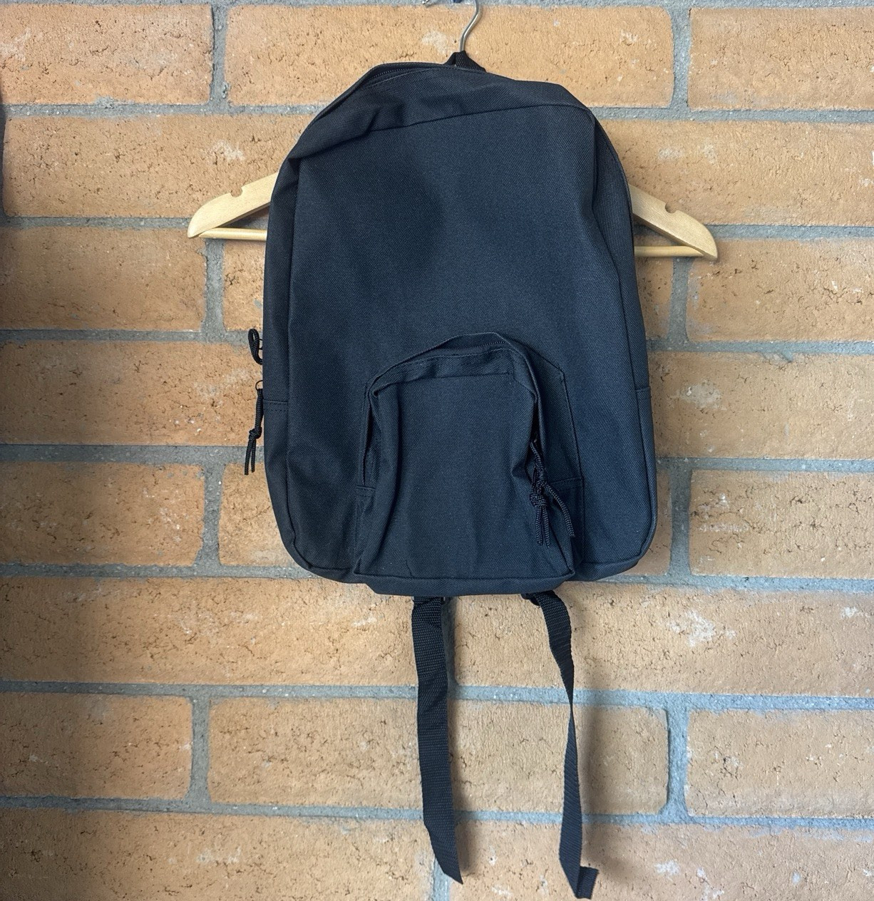 Black Backpack Zip Closure Padded Adjustable Straps Unisex Travel Casual