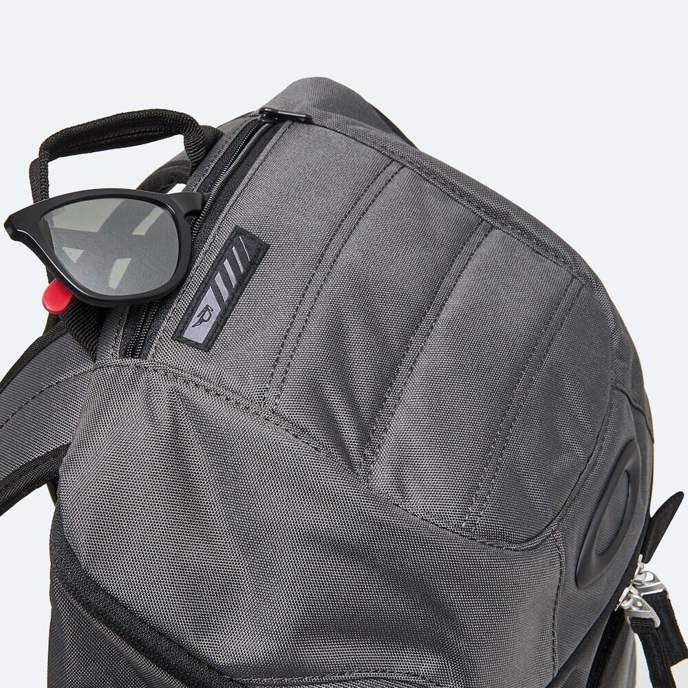OAKLEY – Enduro 2.0 30L Backpack 17″ Laptop – School College Back Pack – Gray