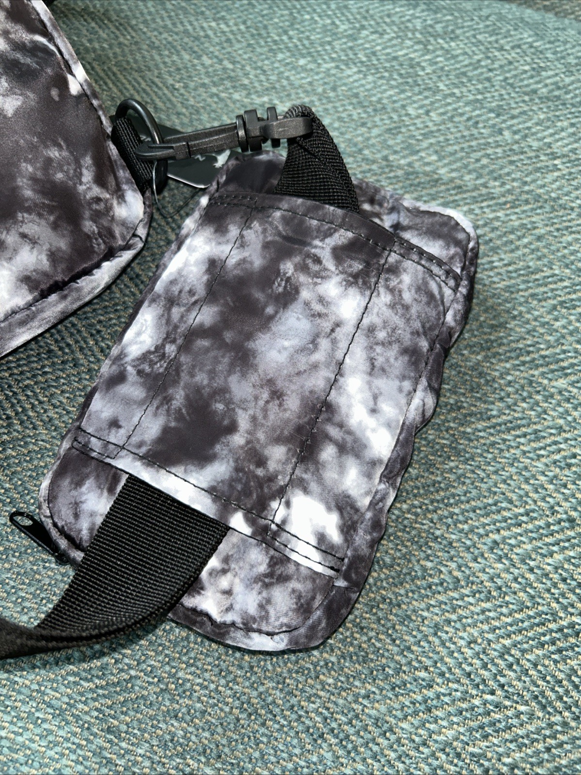 NWT No Boundaries Modular Sling Bag Backpack Black White Tie Dye Nice!