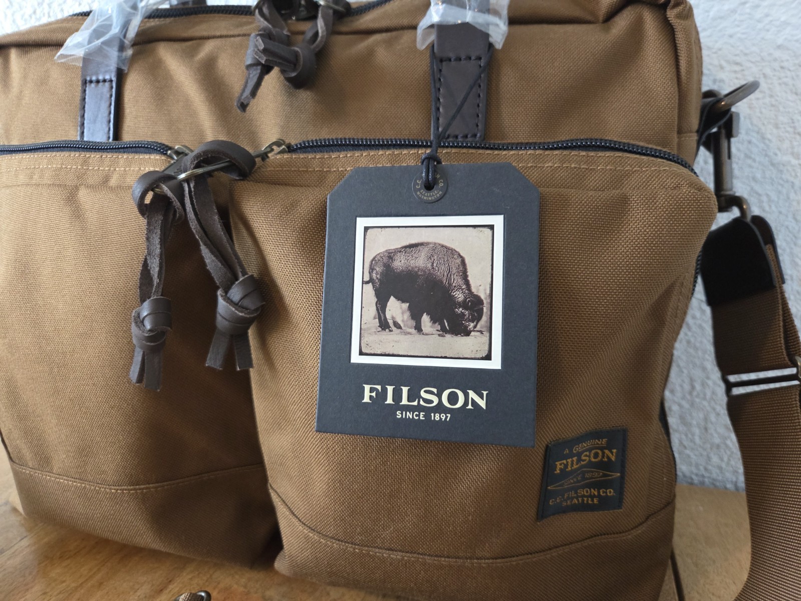 Filson Dryden Briefcase | NWT | Whiskey | MSRP $199