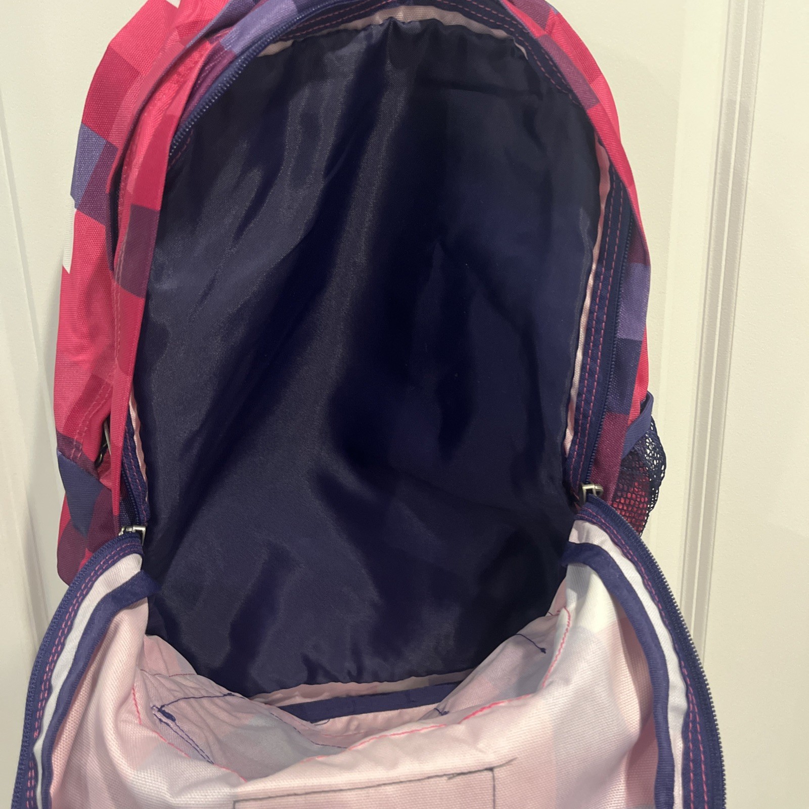 Trans by Jansport Supermax Backpack Bag 2200 CubicInch Pink Purple Buffalo Plaid