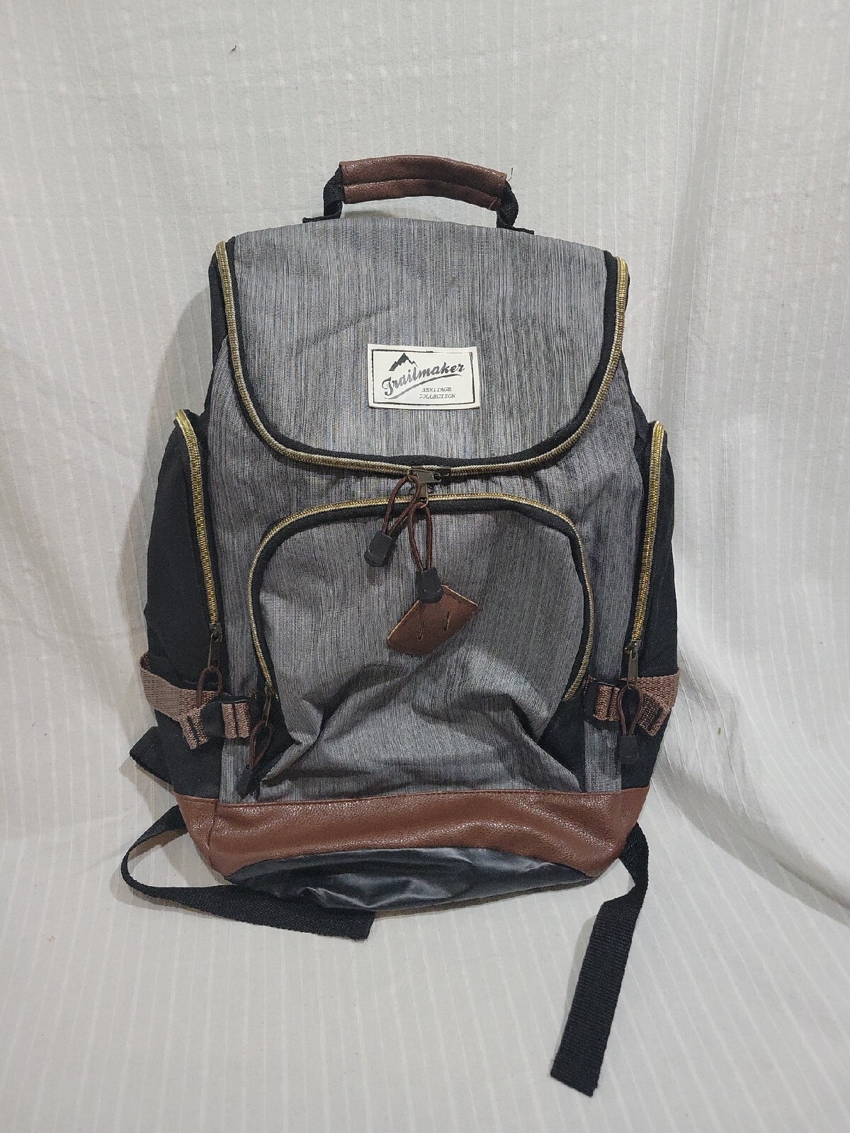 Trailmaker Heritage Collection Backpack With 16″ x 10″ Laptop Holder Gray