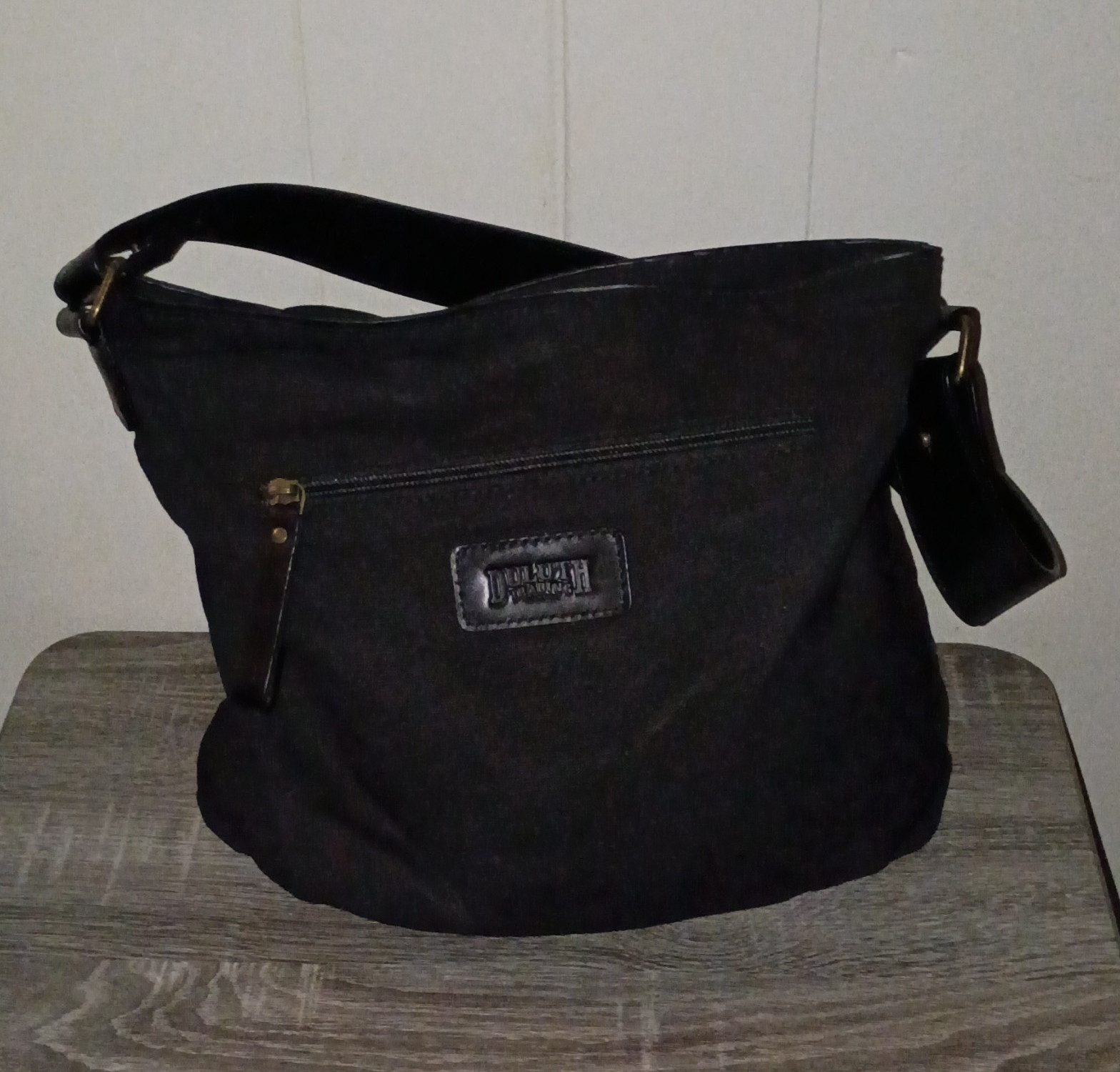 Duluth Black Large Shoulder Bag Zip Closure Outer Pockets Casual Travel