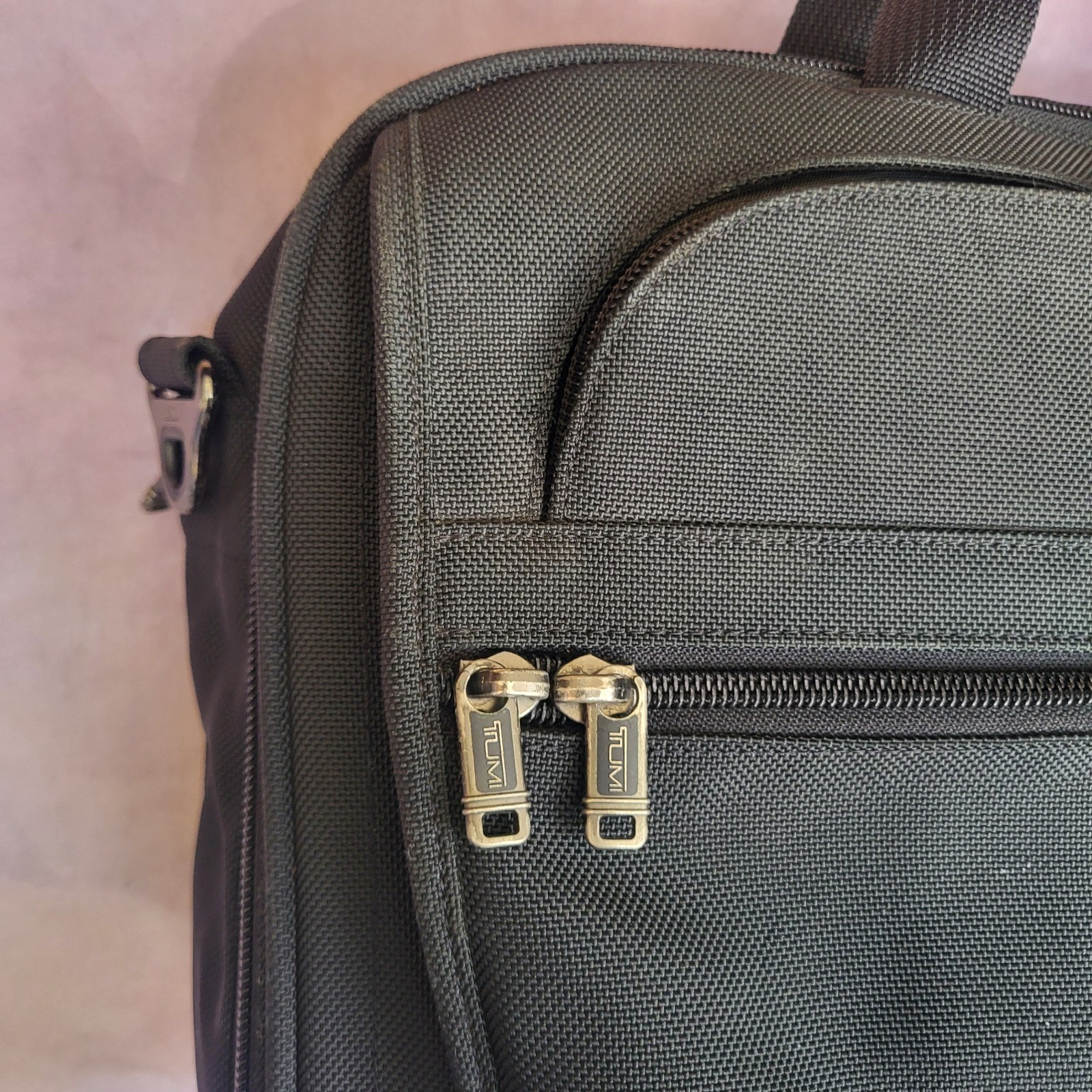 Tumi Alpha Series Black Ballistic Nylon Business Bag Laptop Carry On Messenger