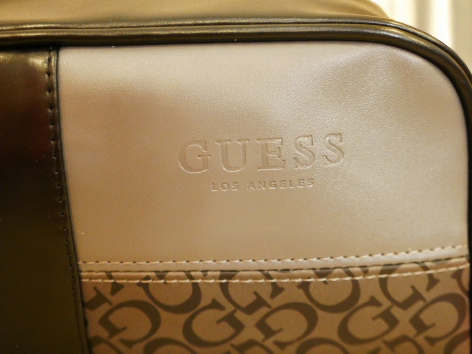 NEW MEDIUM MEN’S GUESS BLACK GRAY LEATHER HANDLE TOILETRY TRAVEL CASE BAG POCKET