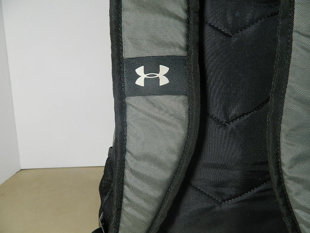 Under Armour Storm 1 Heat Gear Backpack Graphite/Black, 3 Zippered Compartments