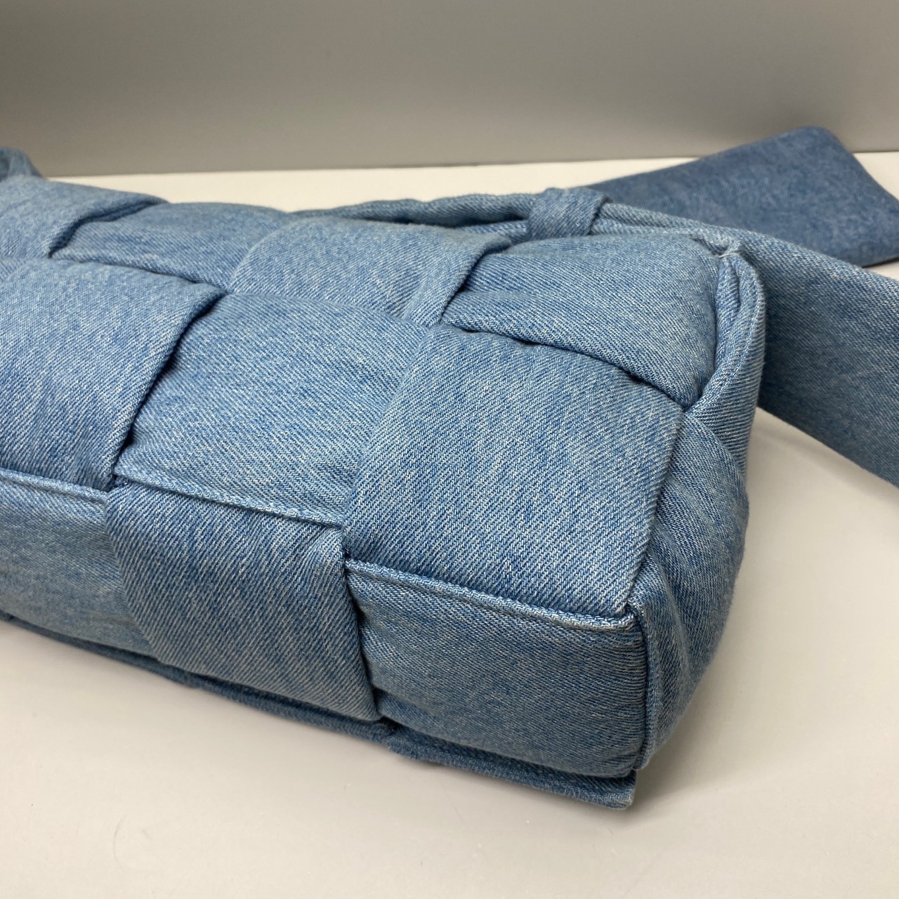 Bottega Veneta Pre-Owned Authentic Denim Boston Bag 30x15x7.5cm