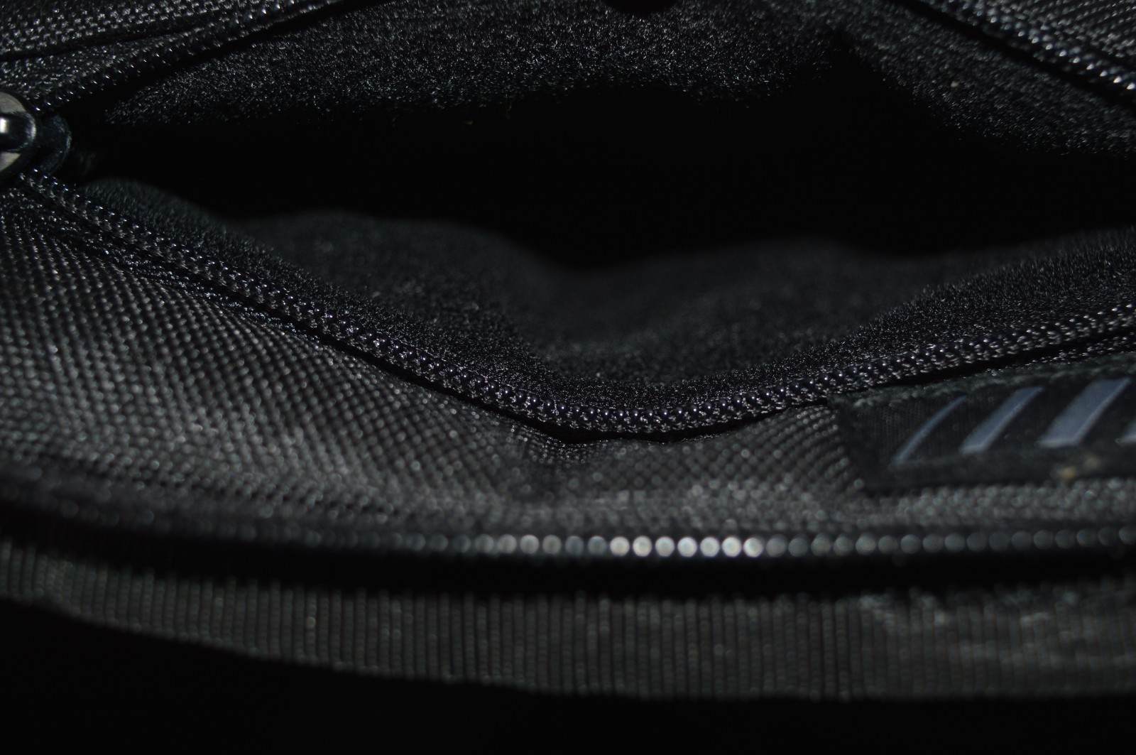 Rare Oakley Software Backpack Skull Bones Tag Black Vintage Y2K
