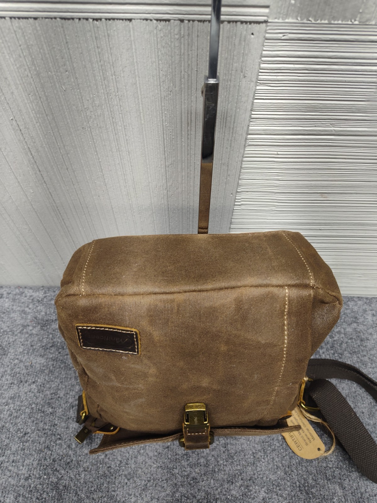 Manificent Men Messenger Bag Brown Black Strap Buckle Lined Back Pocket Outdoor