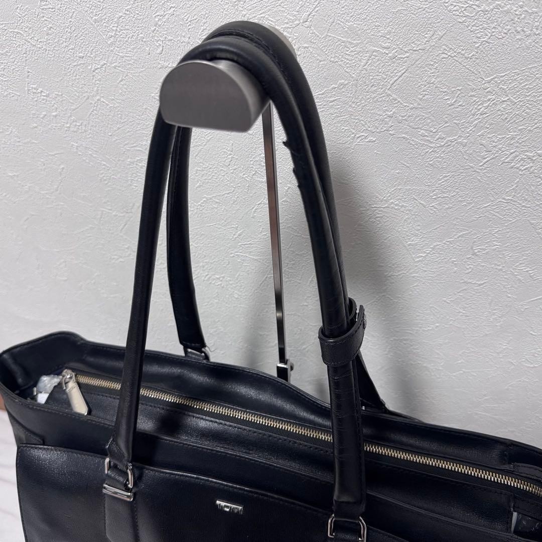 TUMI 79412D Sinclair Nell Tote Stanton Black Leather Business Bag A4 Laptop