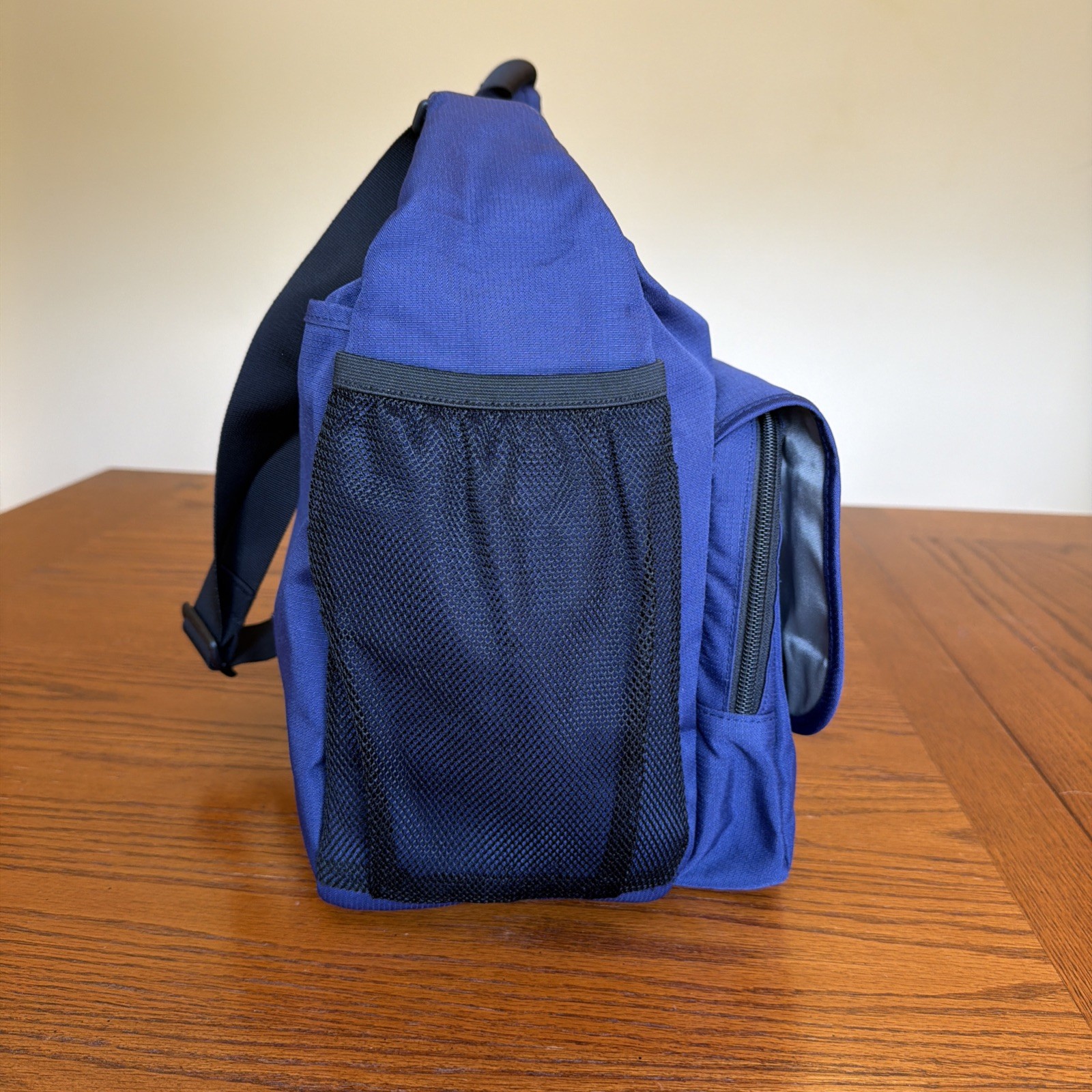 LL Bean Messenger Bag Boundless Crossbody Commuter Navy Blue Everyday Use READ