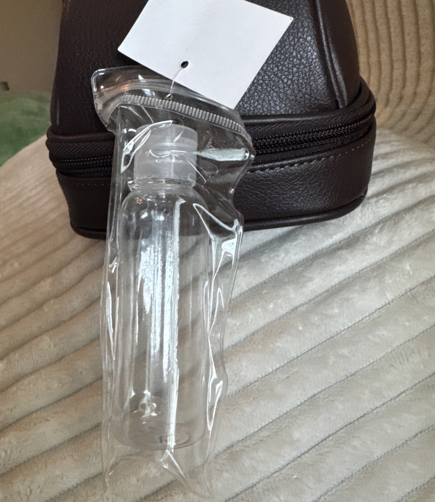 Perry Ellis Brown Leather Zip Men’s Toiletry Bag (available also in Black color)