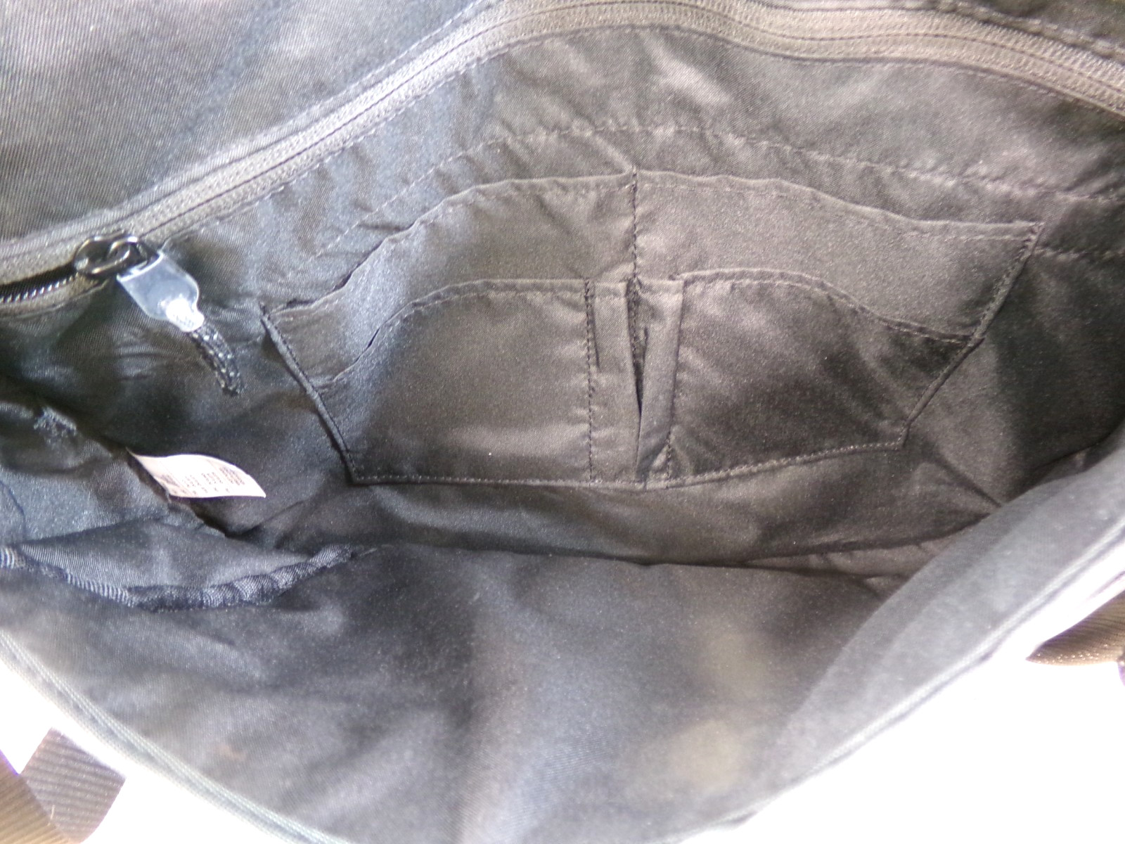 Nike Sportswear Essentials Shoulder Messenger Bag Laptop Tote Black DB0498-010