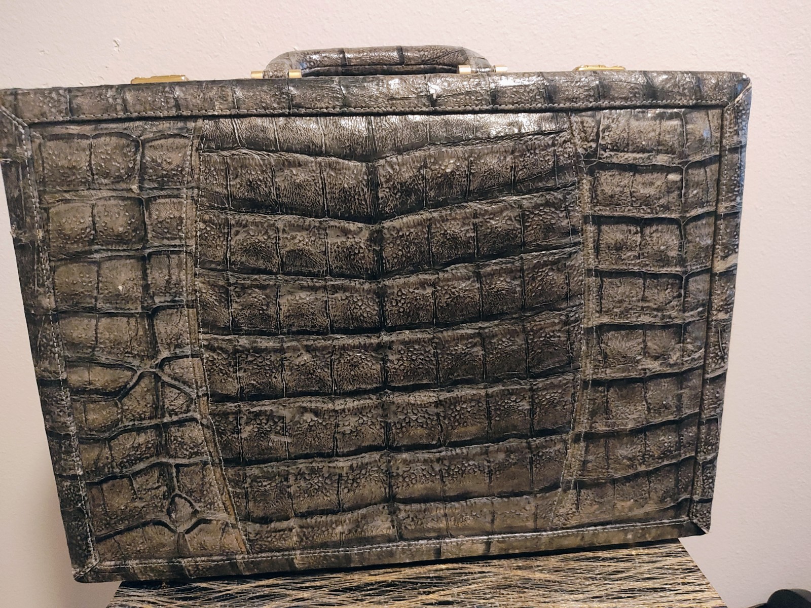 PRIMEIRO Luxury Genuine Crocodile Skin Leather Hard Case Attaché Briefcase Gray.