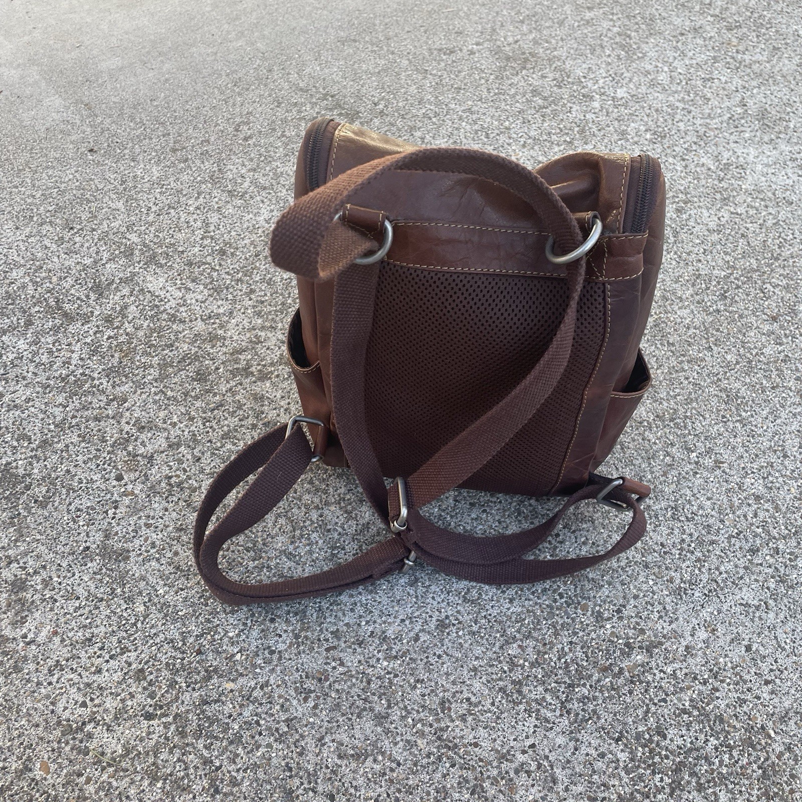 JACK GEORGES Unisex Backpack Voyager Convertible Brown Buffalo Leather