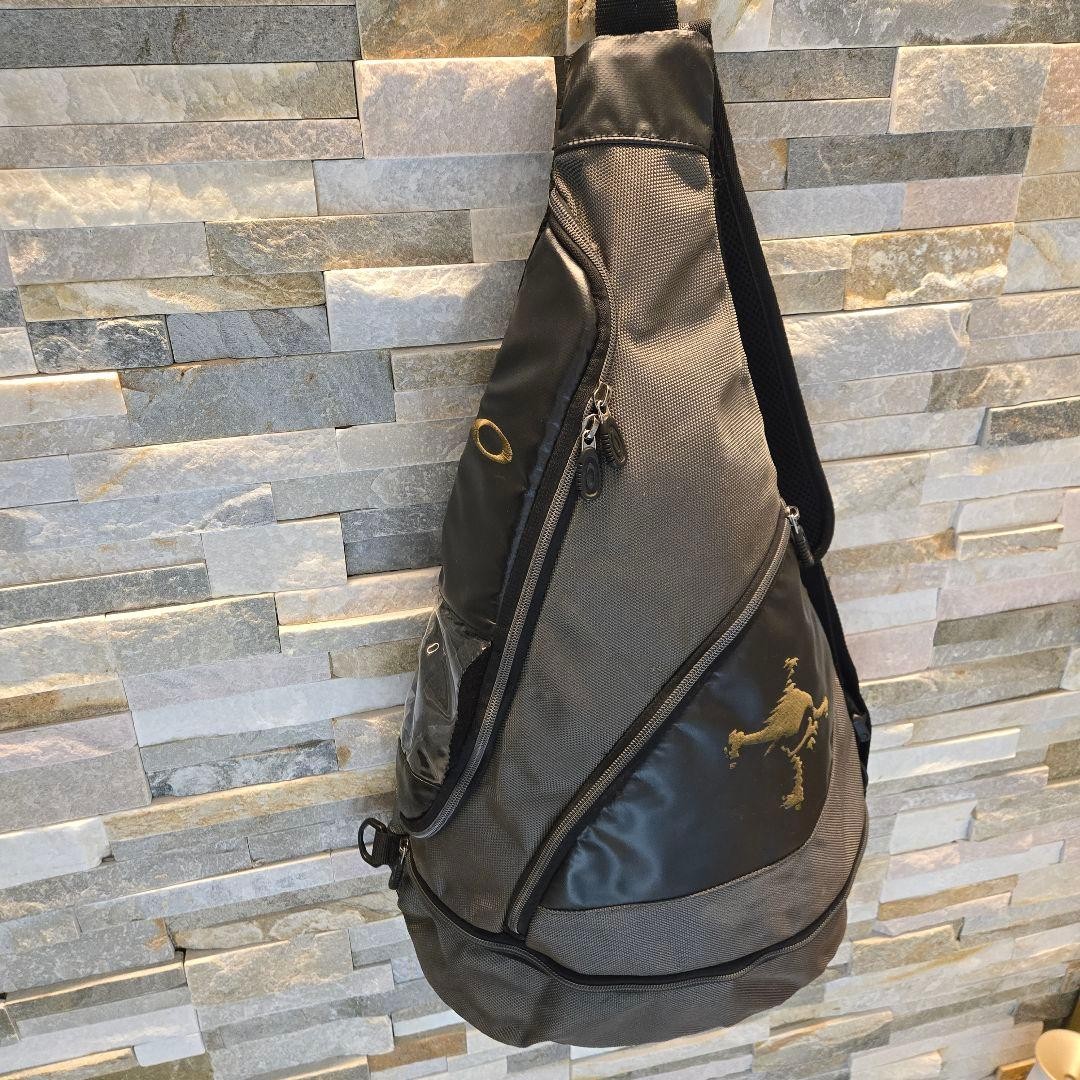 Oakley One Shoulder Body Bag Y2K Skull