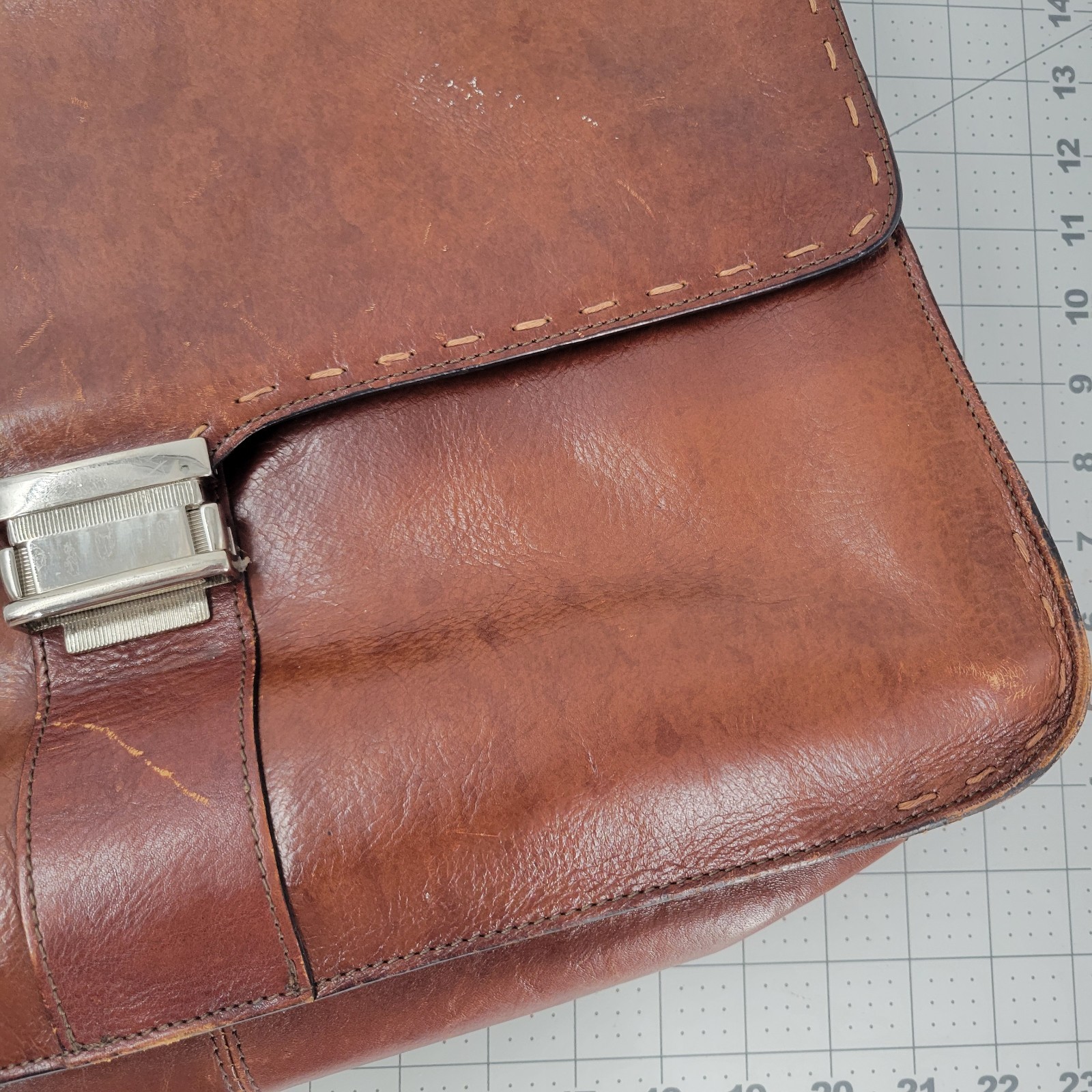 Pelle Studio Wilsons Italian Leather Brown Messenger Laptop Bag 17″x13″
