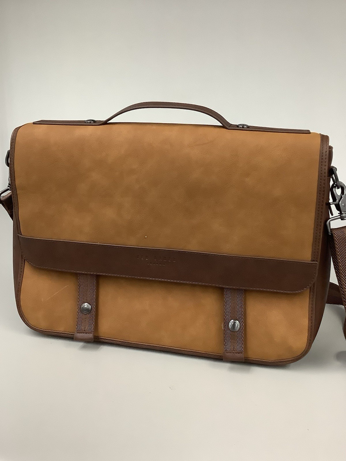 🎒✨ Ted Baker London Laptop Backpack – Stylish Business & Travel Bag 💼🌟