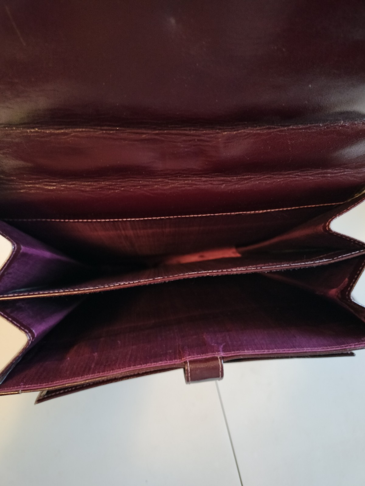 Vintage Sophisticated Burgundy Italian Leather Small Shoulder Briefcase