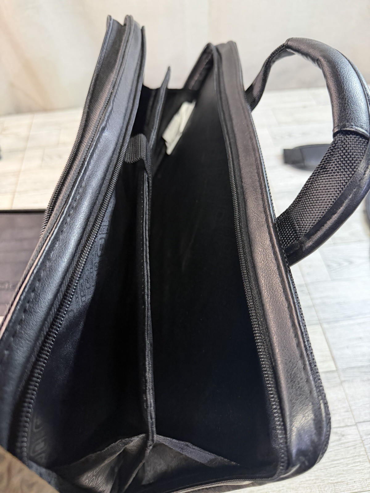 Ogio Black Top Handle Briefcase Bag Business Portfolio Laptop W/Shoulder Strap
