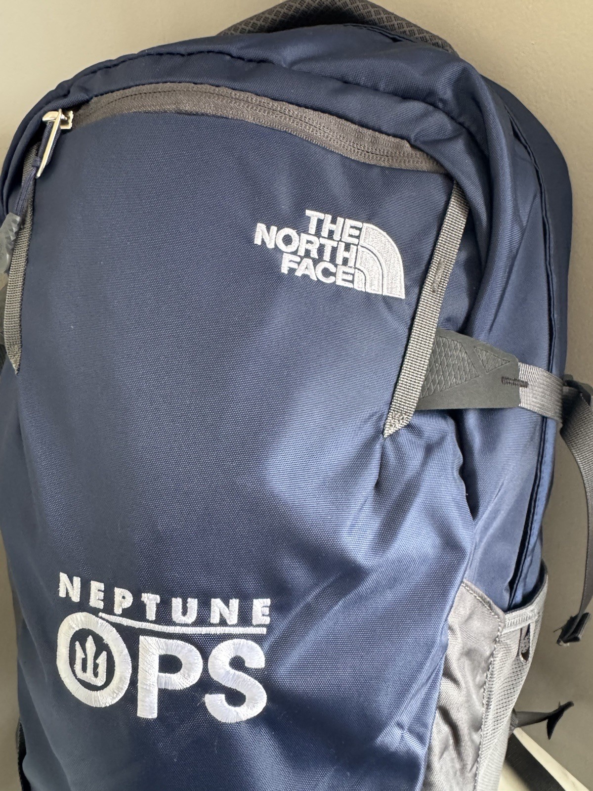 The North Face Fall Line Backpack NAVY BLUE w/Logo MINT CONDITION 🔥🔥