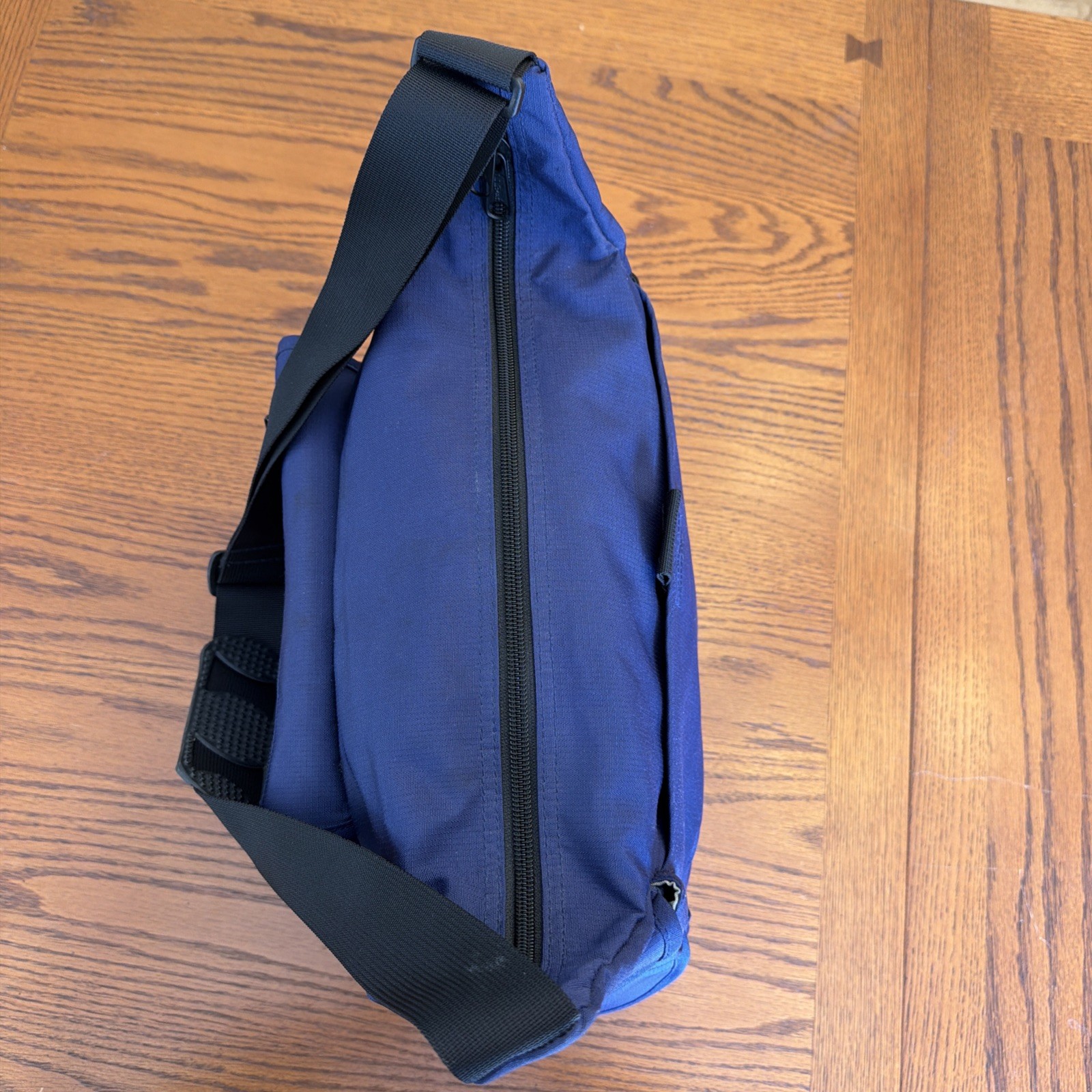 LL Bean Messenger Bag Boundless Crossbody Commuter Navy Blue Everyday Use READ