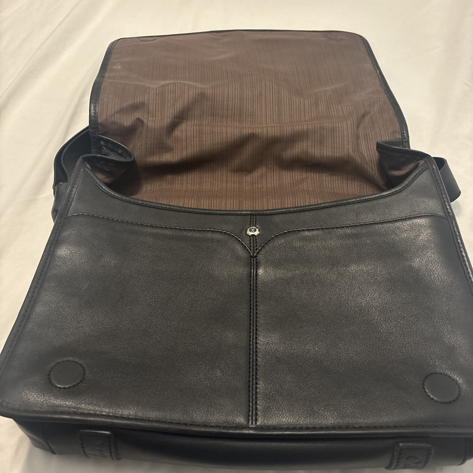 Cole Haan Pebbled Black 100% Leather Messenger Bag Laptop Shoulder Strap Attaché