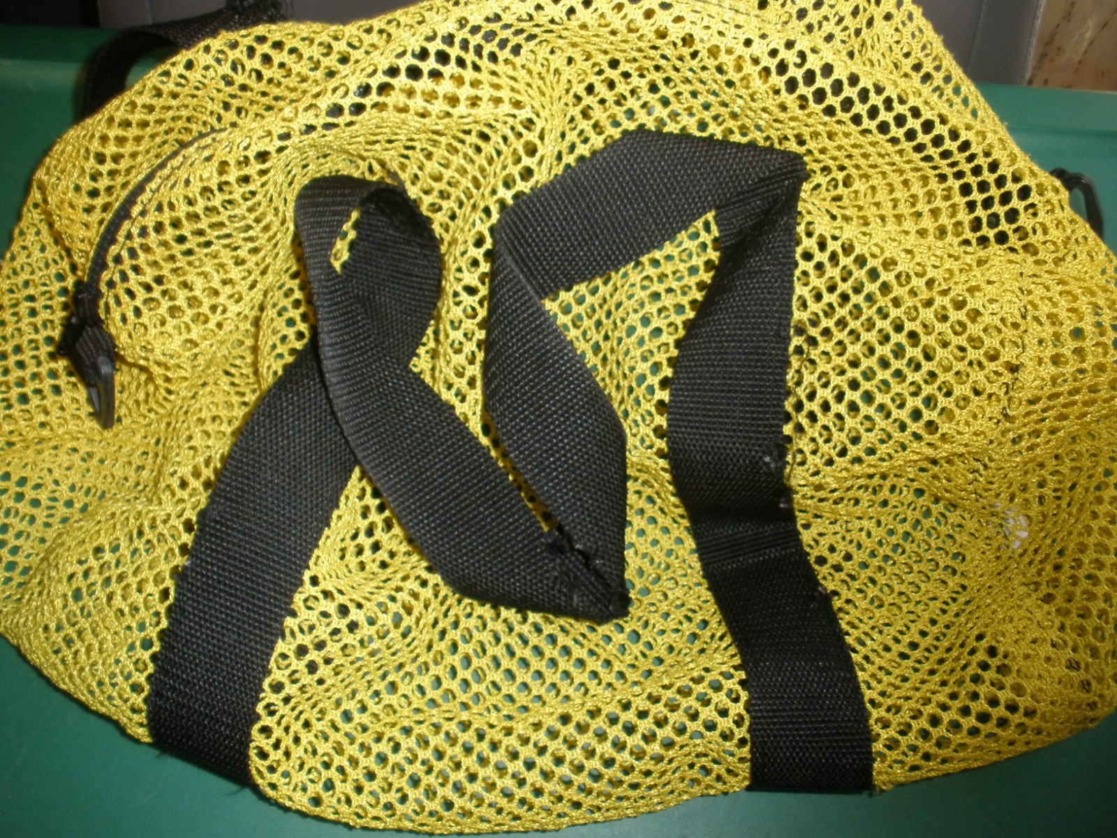 VTG LL Bean Zippered Duffle Tote Style Mesh Bag Yellow Beach Pool Camping (014)