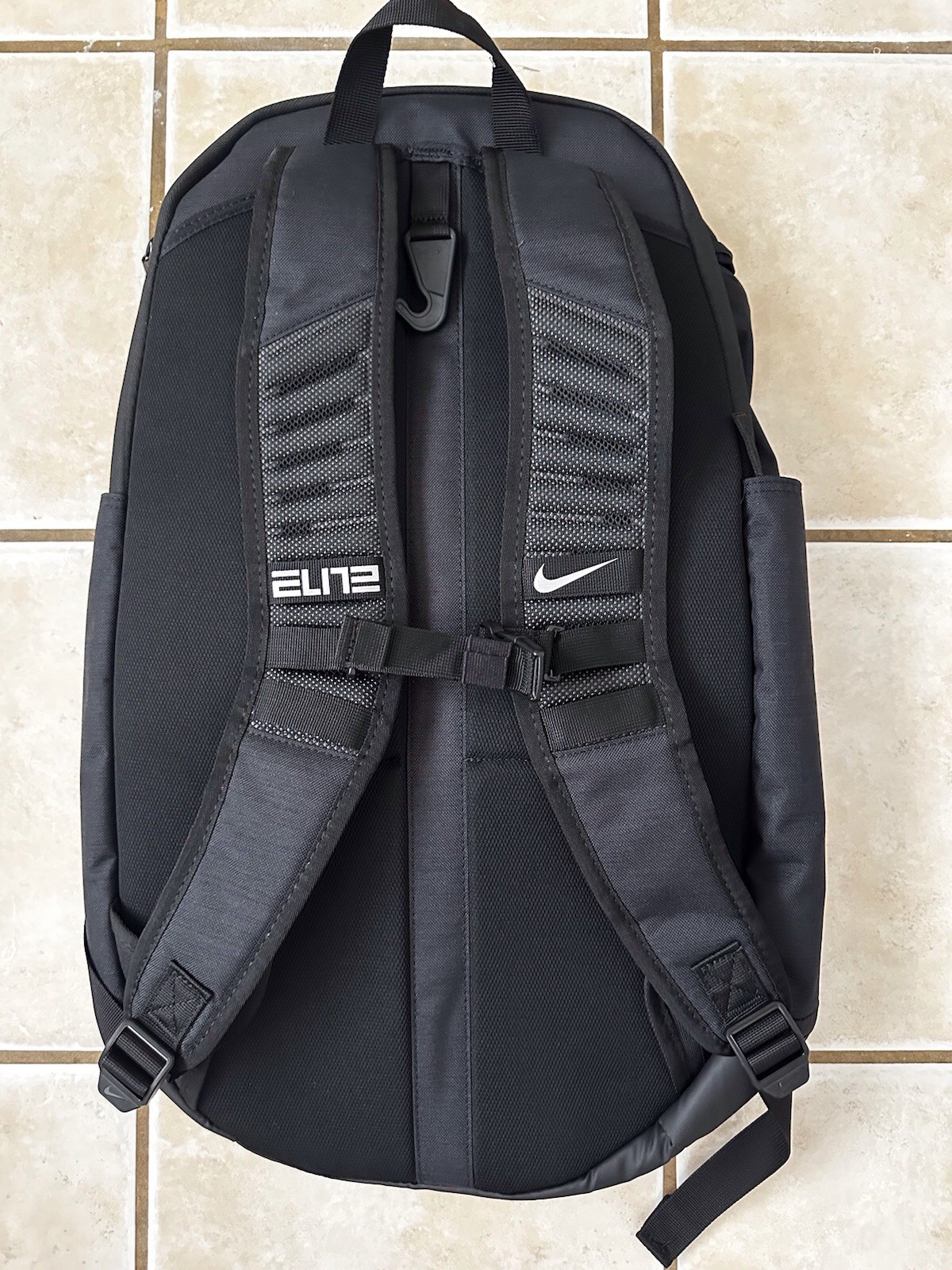 NIKE – Hoops Elite Pro Backpack Black Silver BA5554 Basketball Bag Laptop Sleeve