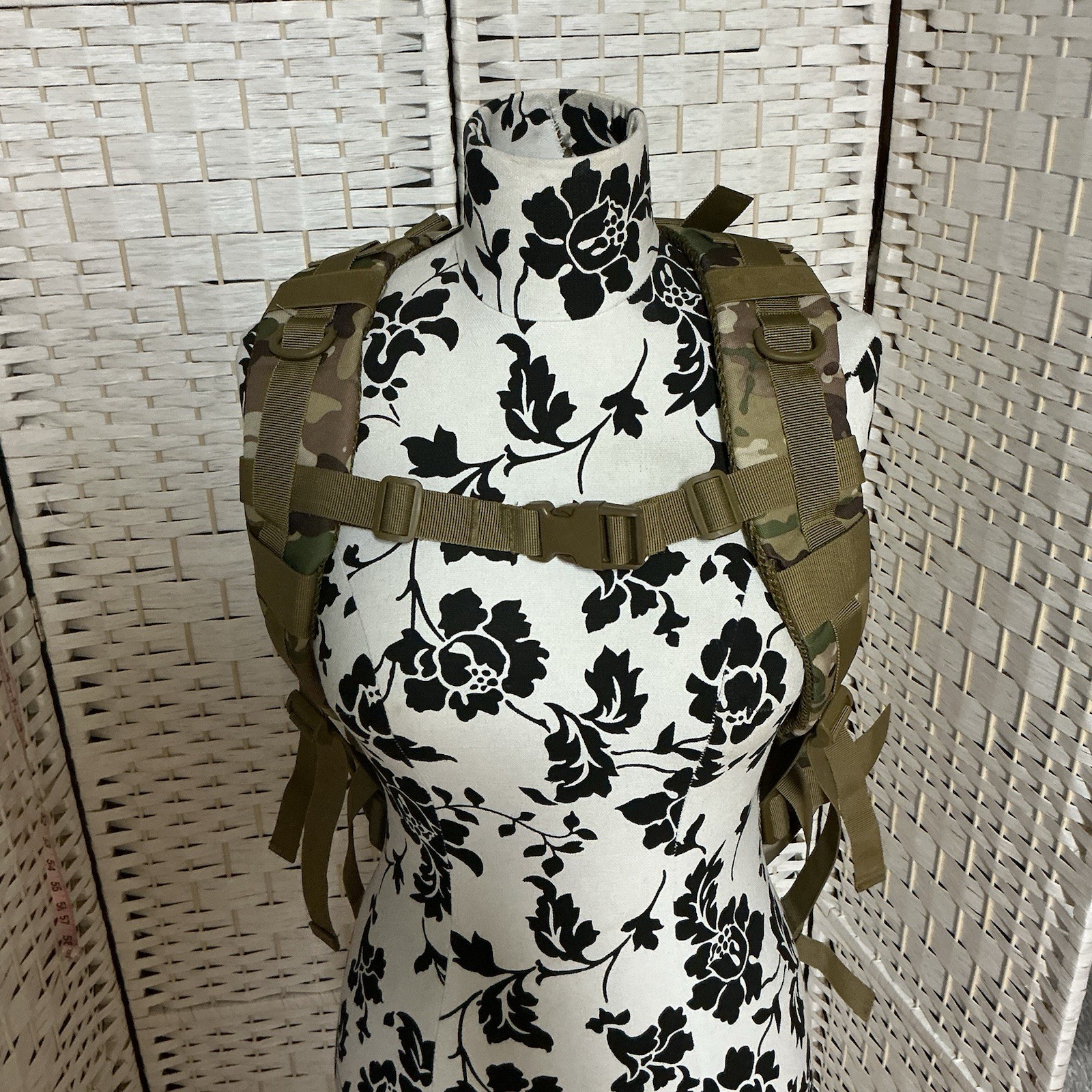 New Unbranded Large 14×19 Camo Backpack, Multiple Pockets
