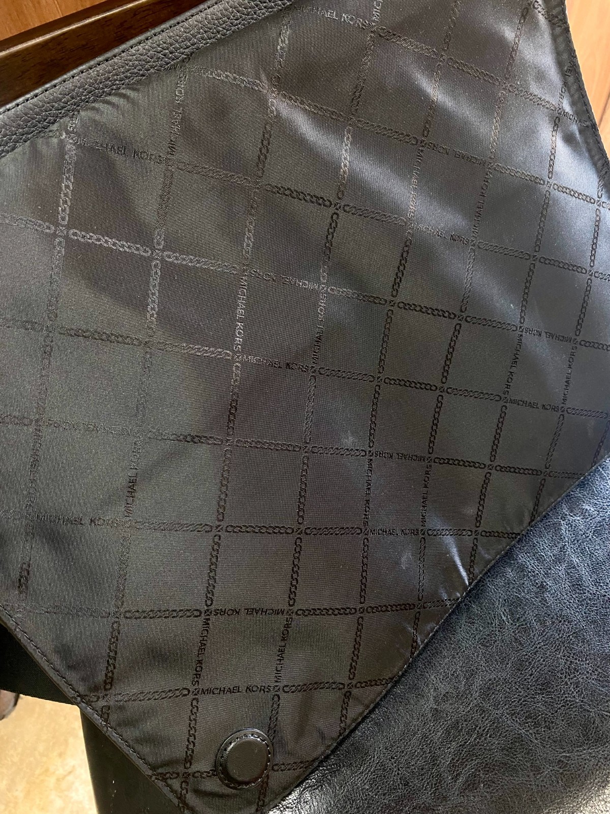 Mason 33S0LMSM7E Explorer MSGR Leather Messenger Bag In Black