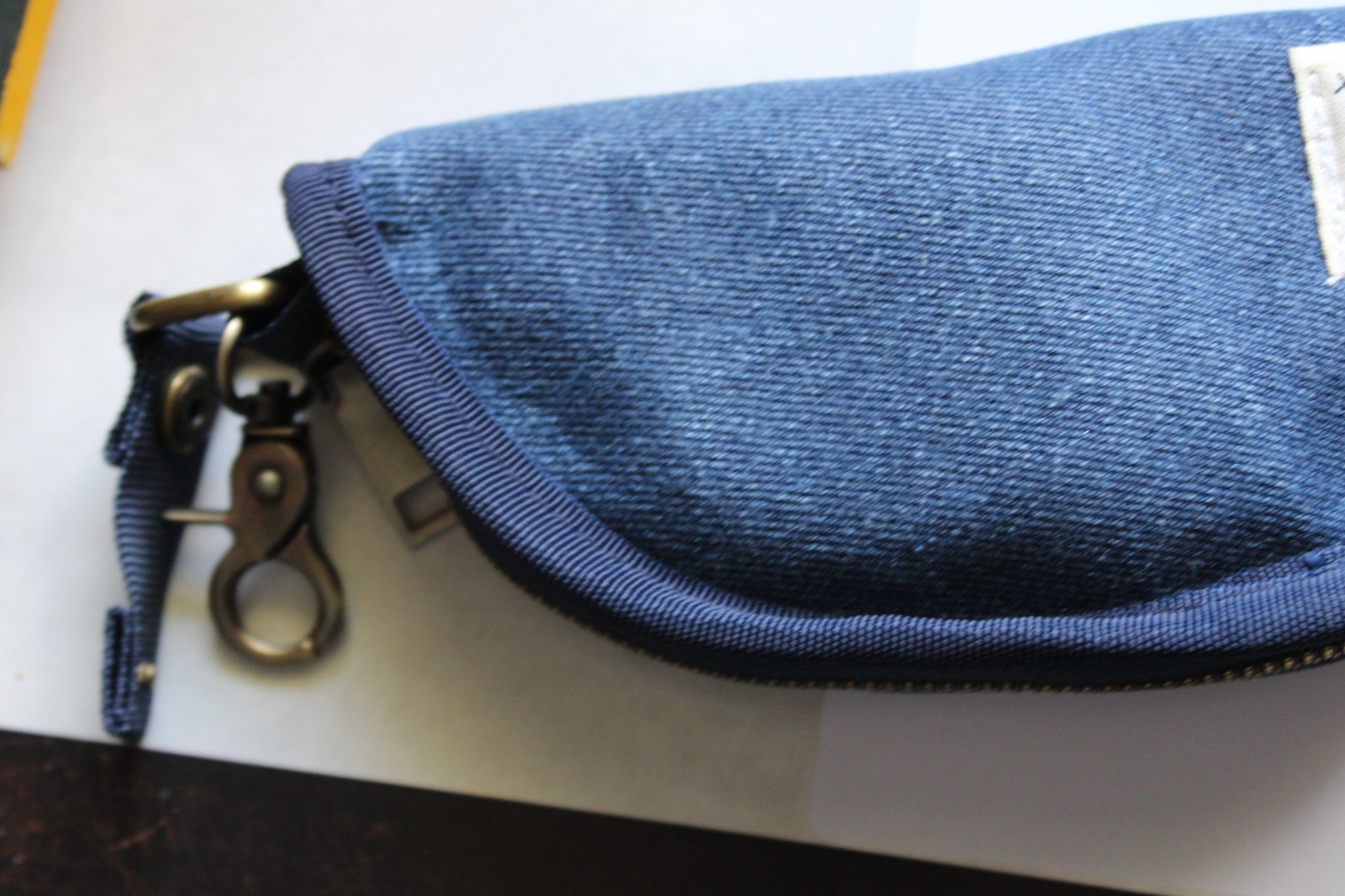Blue Small Wristlet Pouch, Zip Closure, Key Clip Keyring, Unisex Adults