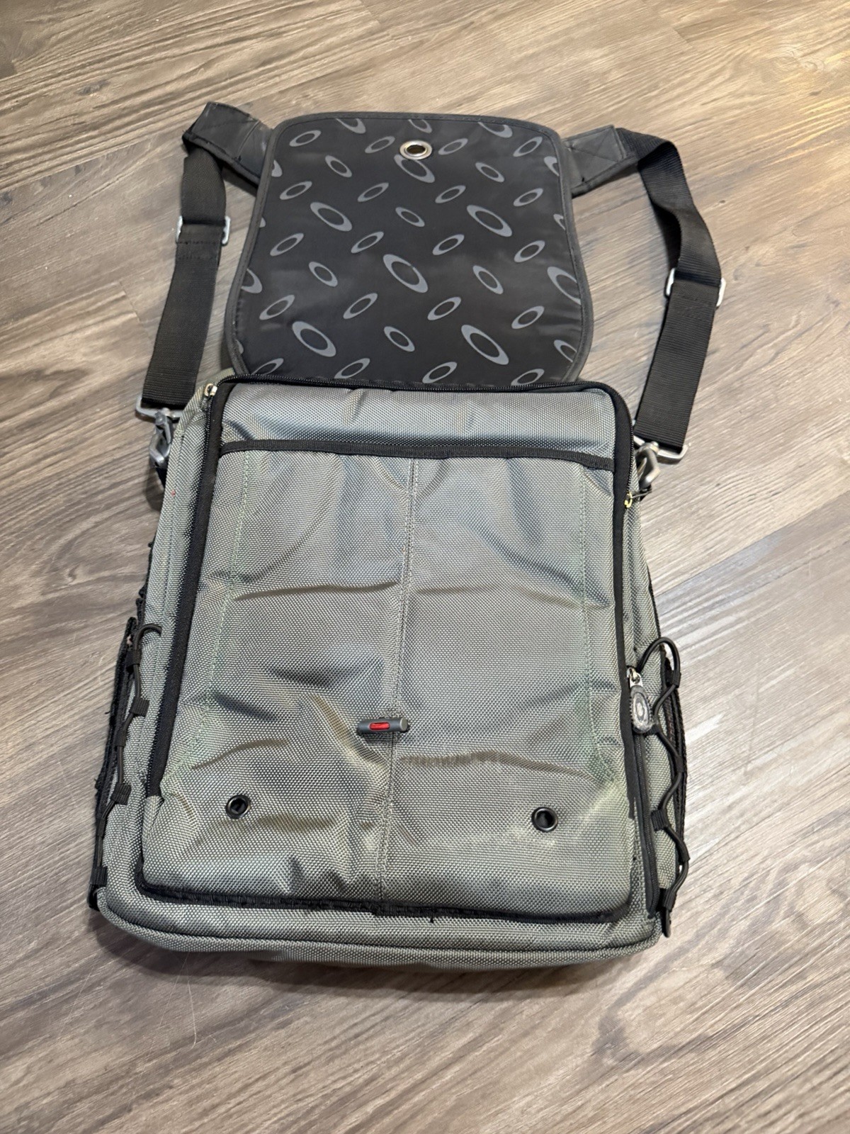Oakley Tactical Field Gear Vertical Messenger Laptop Bag Strap Vintage Y2K Gray