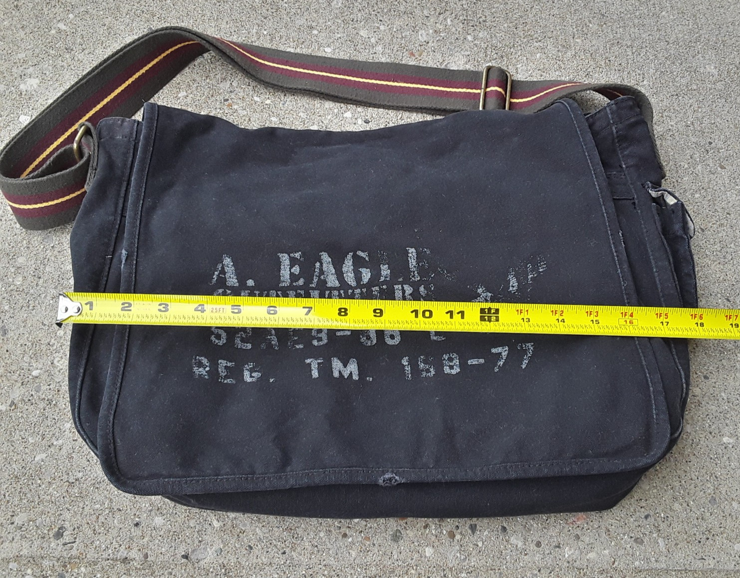 American Eagle Outfitters Y2K 90’s Canvas Messenger Bag Black Laptop Sleeve VTG