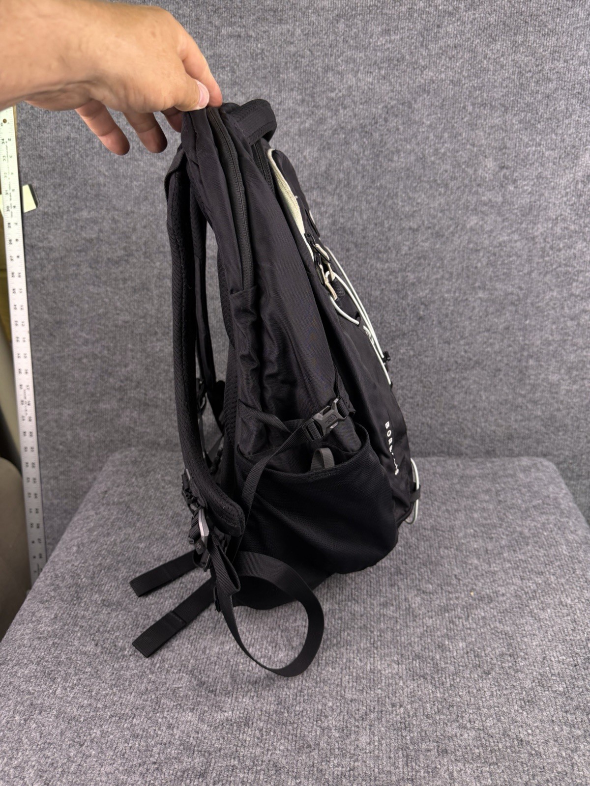 The North Face Borealis Men’s Backpack Black 28-liter pack Travel Hiking Sports