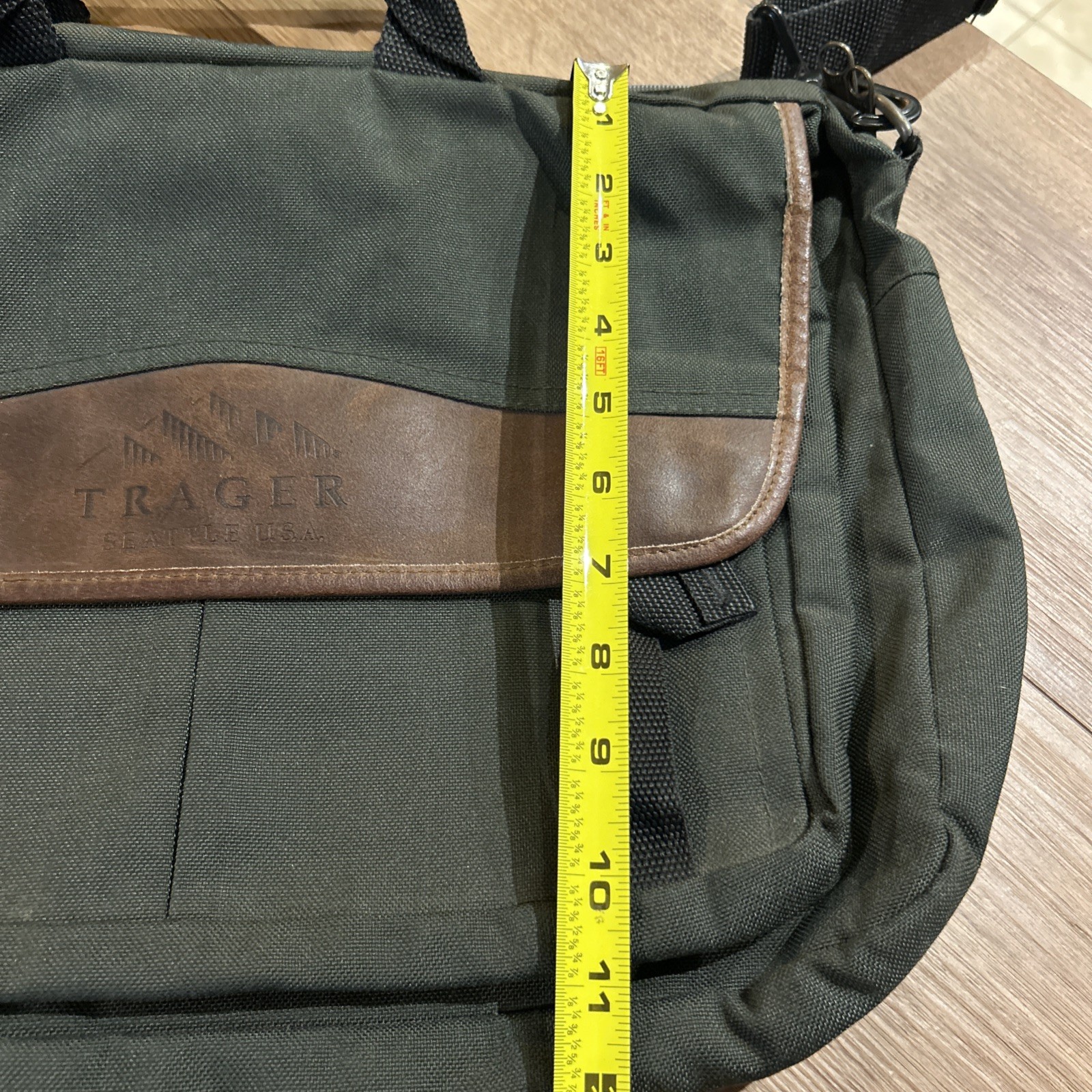 Trager Seattle Messenger Bag Green Brown Leather Trim Expandable 17×11