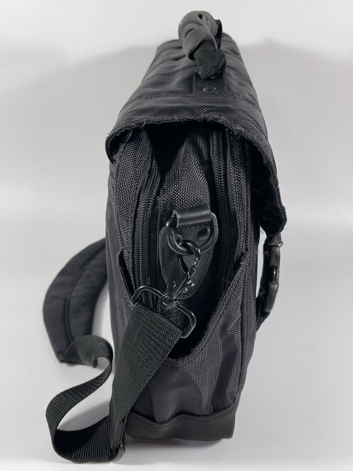 Vintage Oakley Software Laptop Messenger Bag Briefcase Tactical Field Gear Era